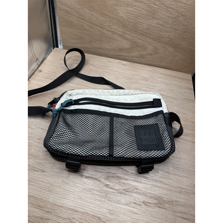 Topo Designs Block Bag White And black