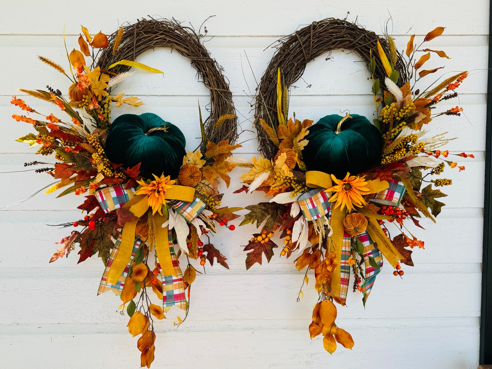Green Felt Grapevine
