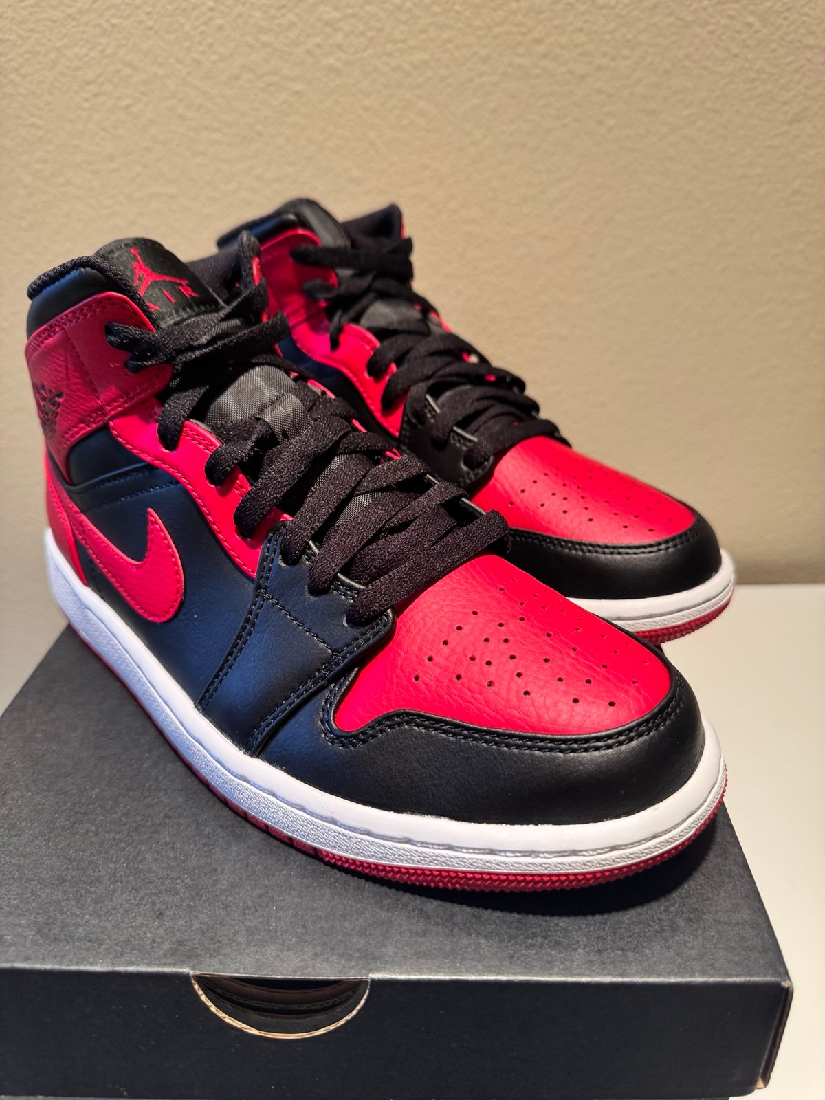Jordan 1 Mid Black/Gym Red White