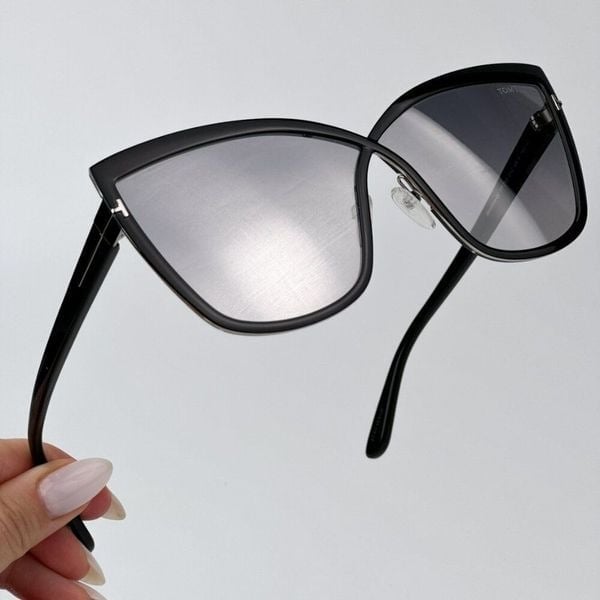 Tom Ford FT0715/S 01C SANDRINE-02 BRAND NEW Sunglasses Black Smoke Mirror Women