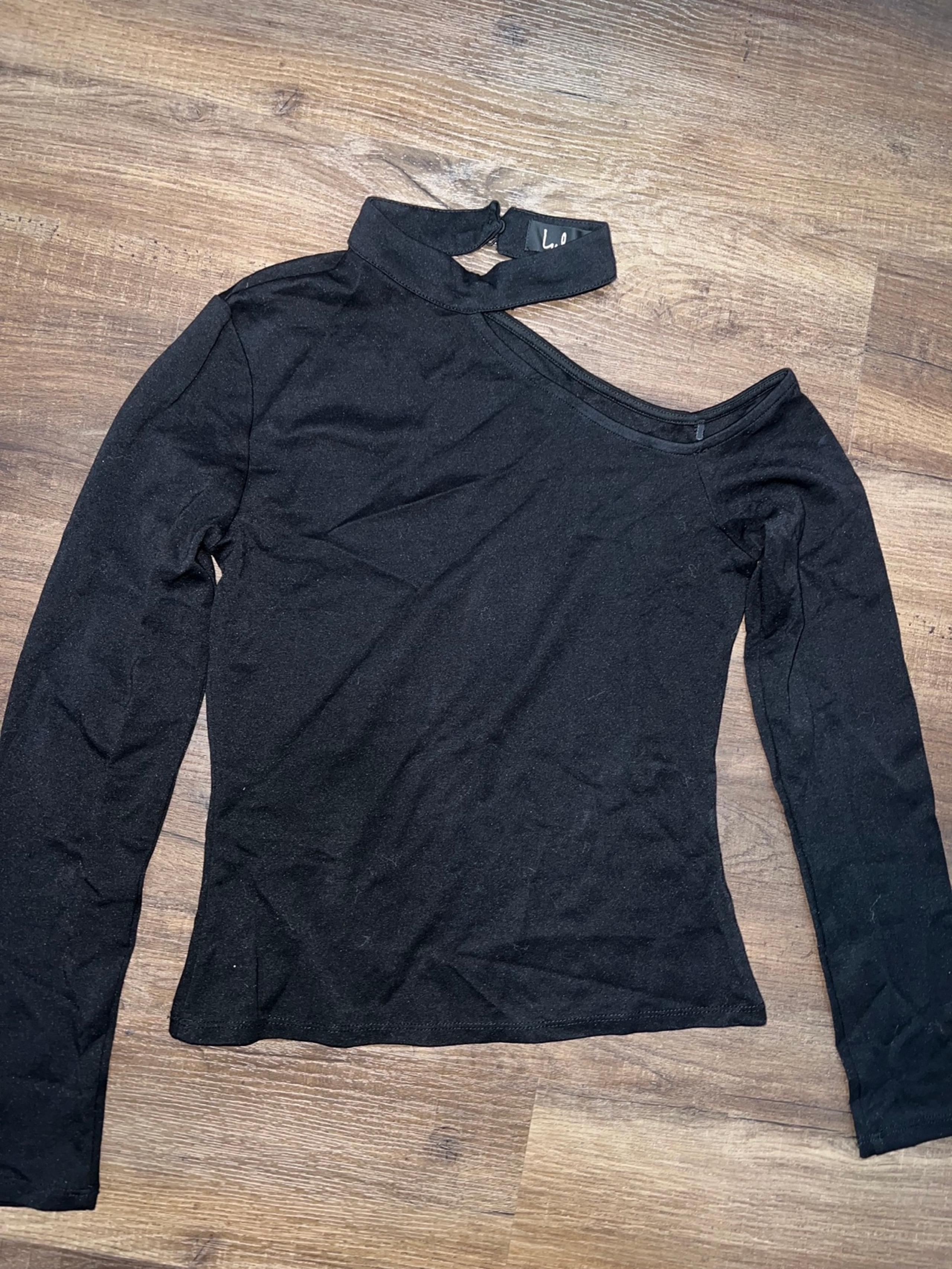 Lulu’s Black Cold Shoulder High Neck Long-sleeve Top