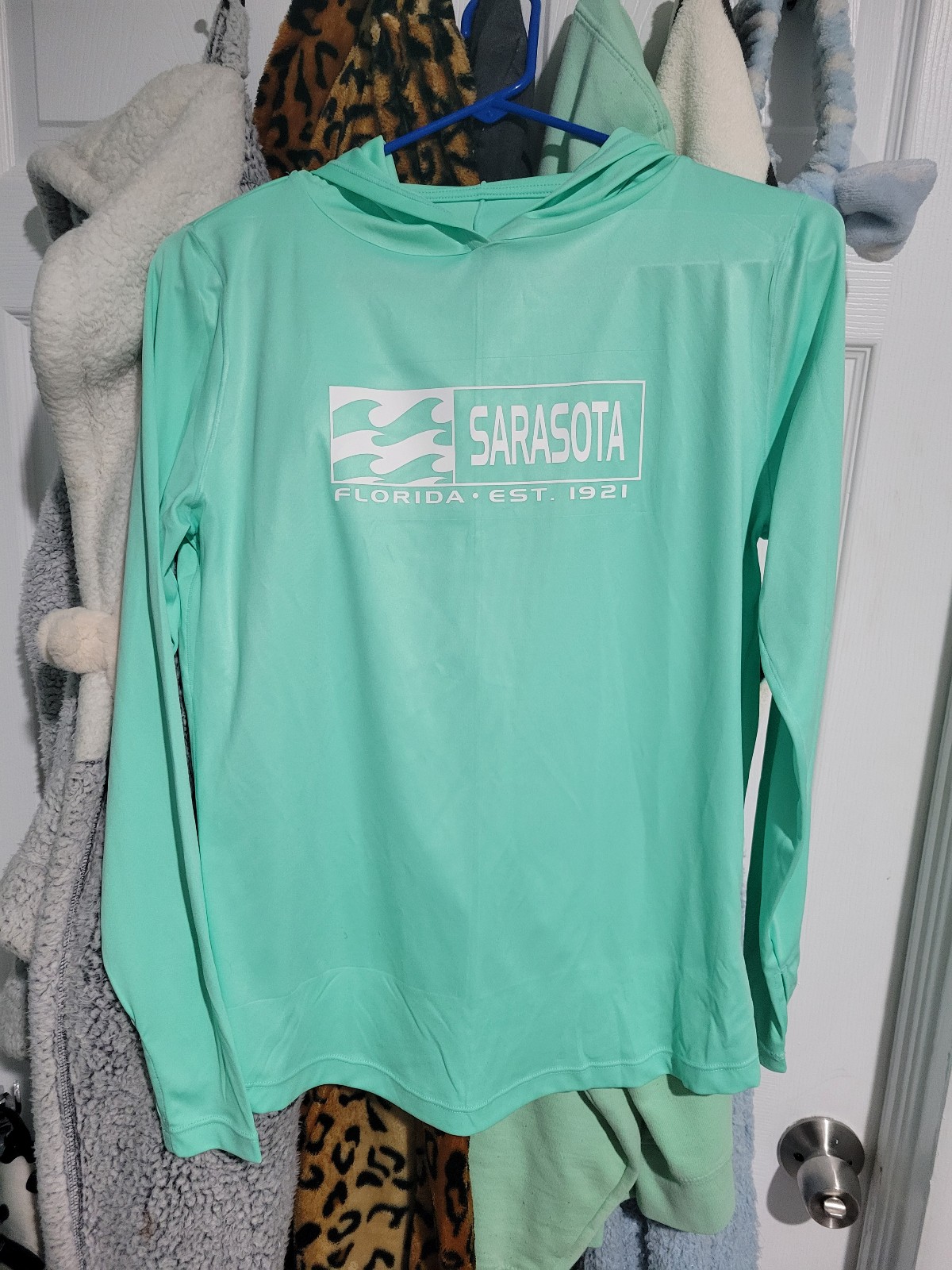 Swimwear everywhere M long sleeve UV protection mint water shirt