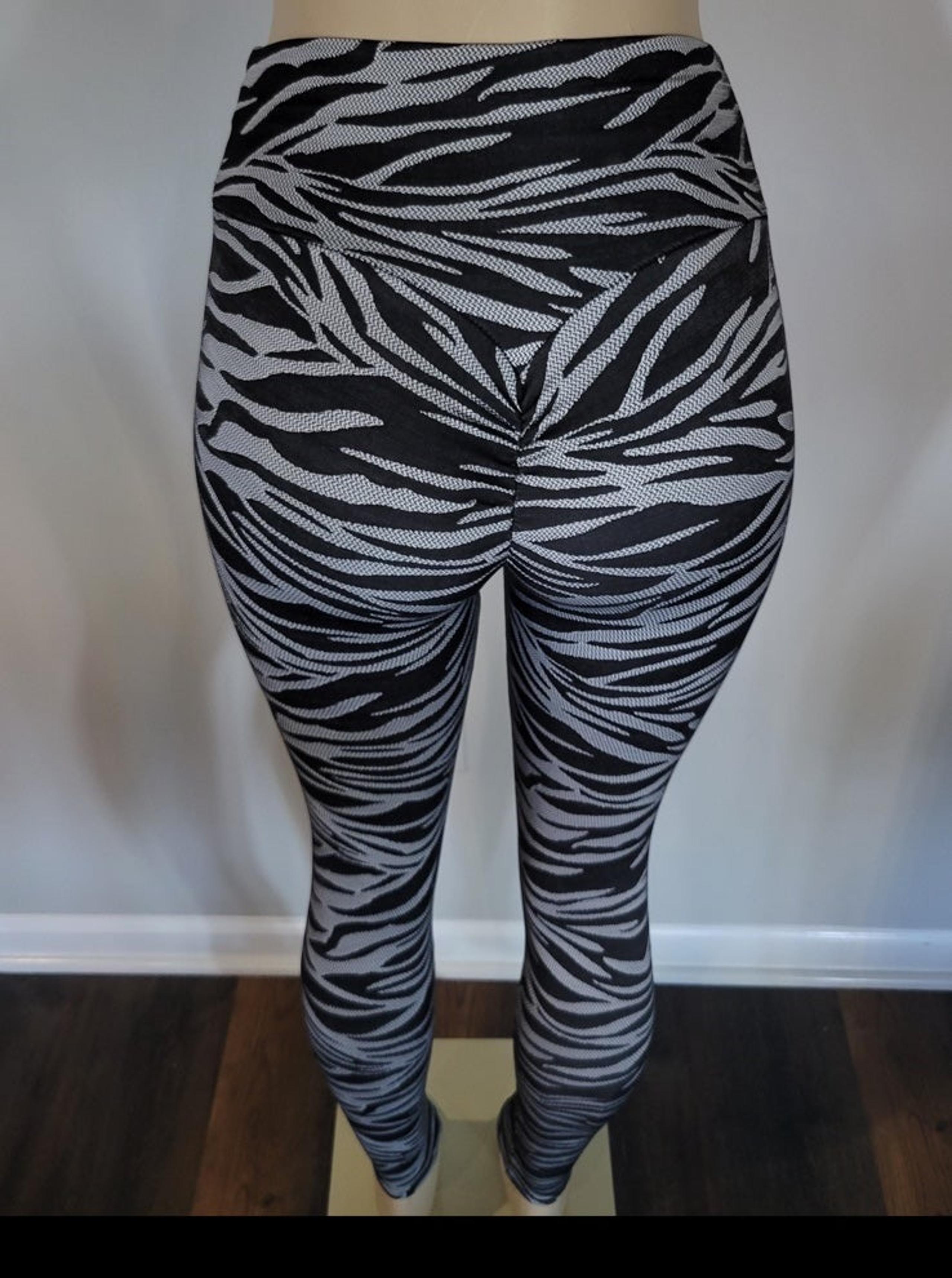 Leggings size small high waisted scrunch bum zebra print