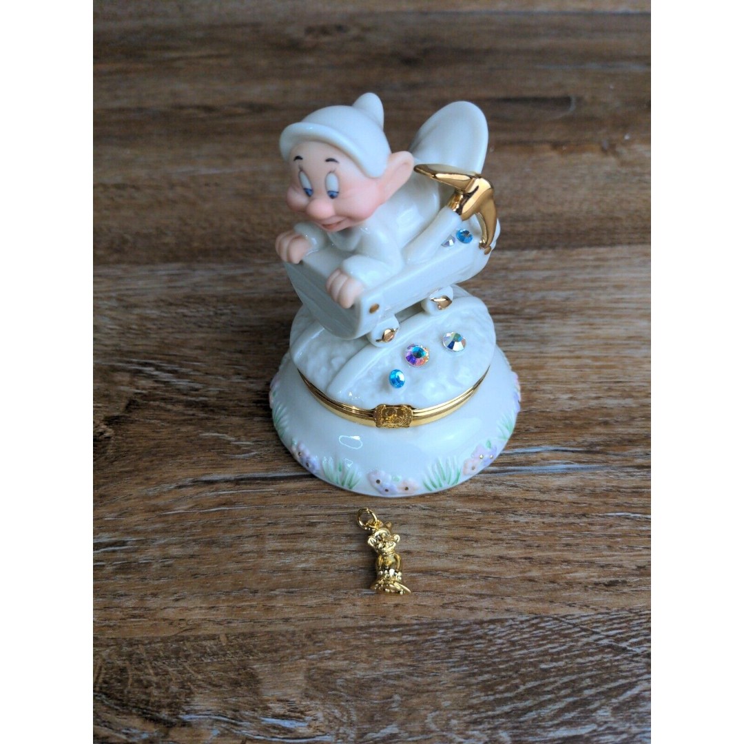 Lenox Treasures - Dopey Treasure Box W/ Charm