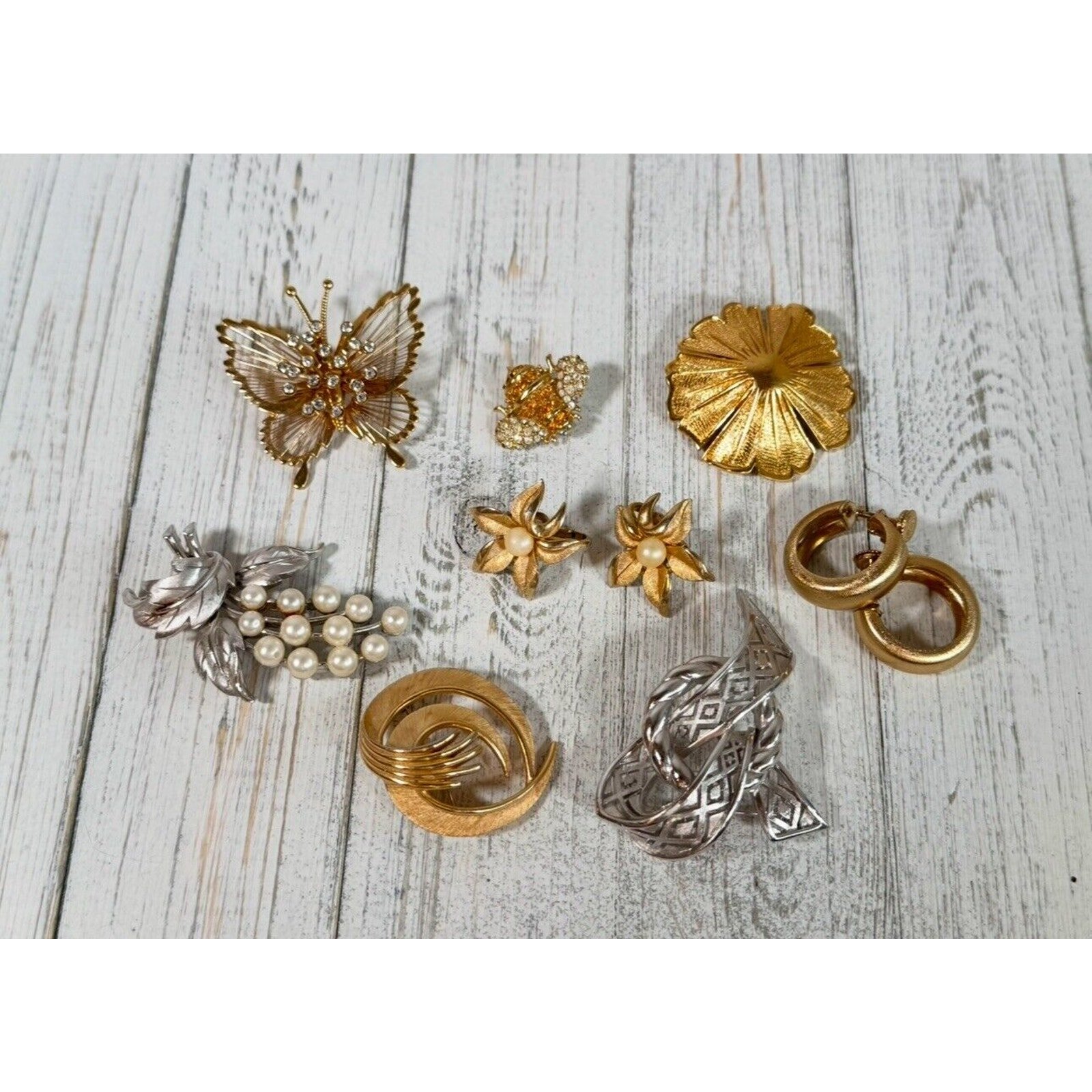 Mixed Gold Tone Vintage Jewelry Lot Crowned Trifari Monet Butterfly Abstract