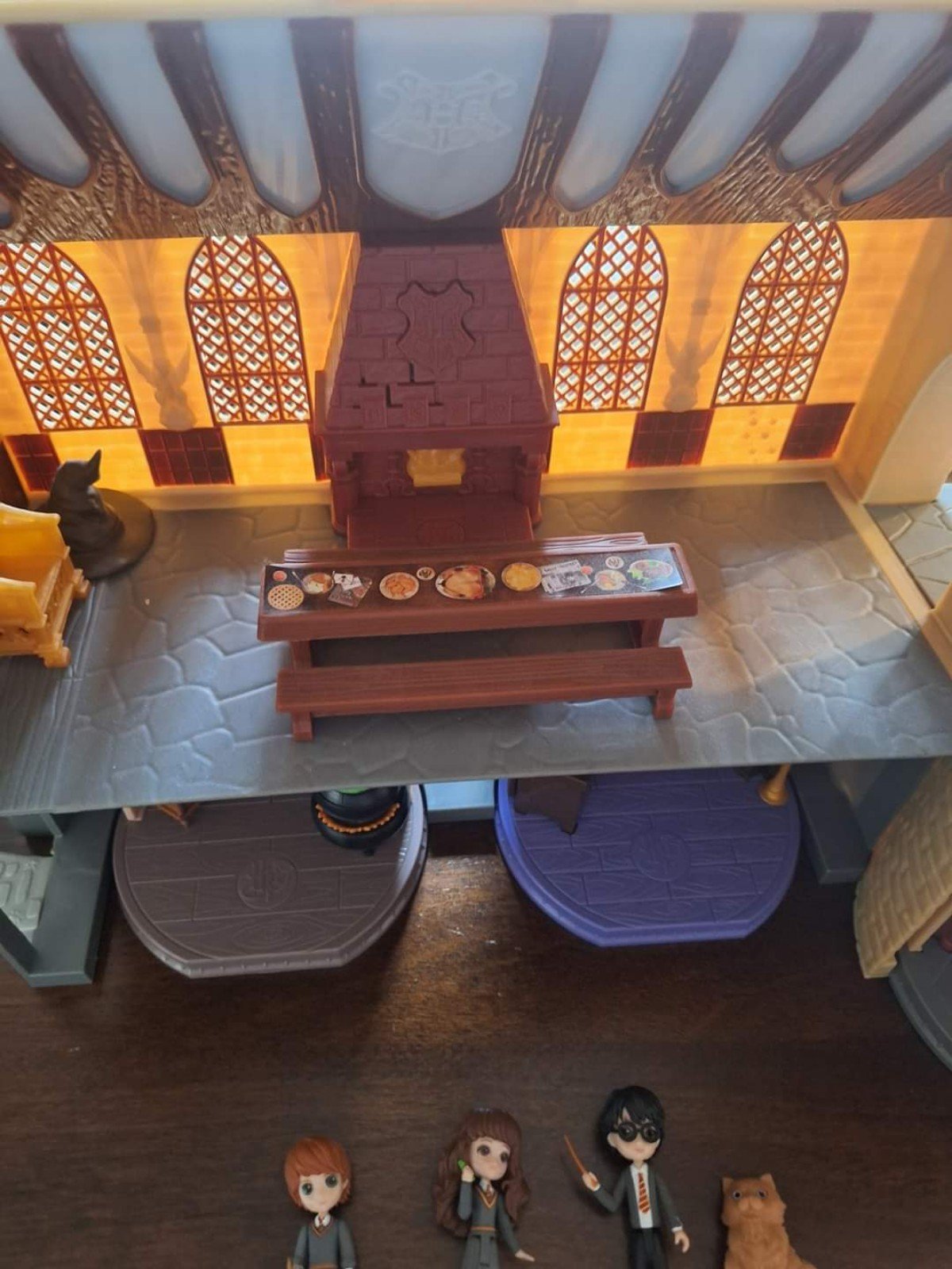 Deluxe Hogwarts Castle & Hogwarts Express Train Car