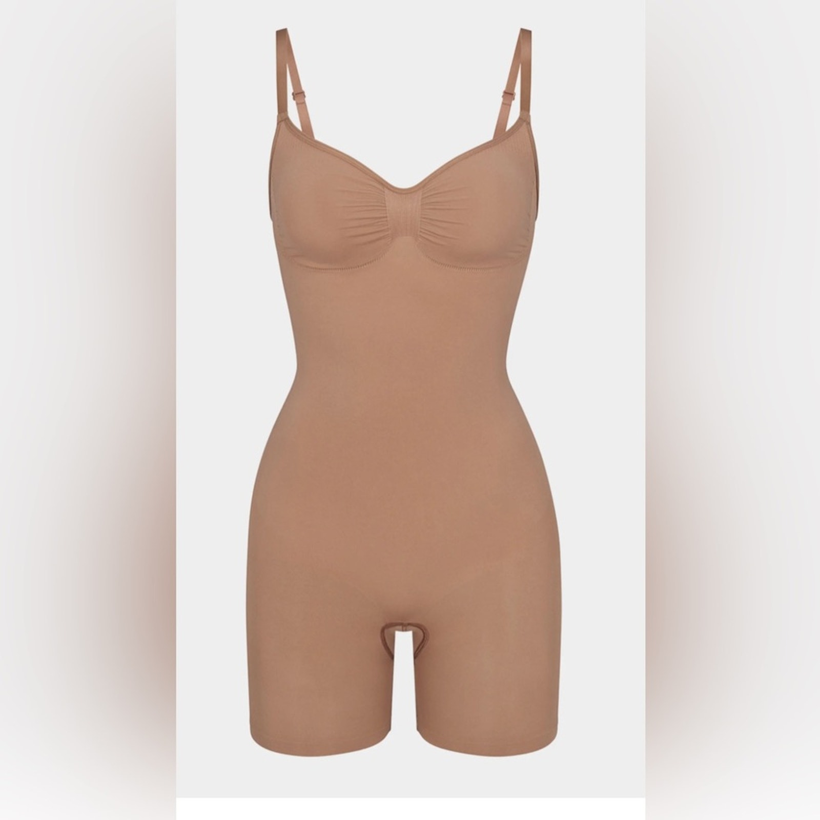 SKIMS | Seamless Sculpt Mid-Thigh Bodysuit | Tan | Size Medium | New Without Tag