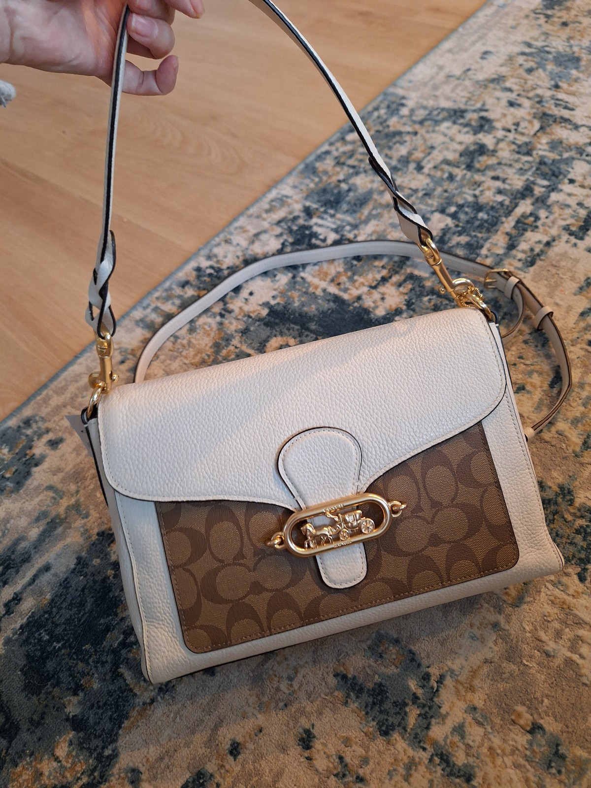New Auth COACH JADE MESSENGER WITH SIGNATURE Shoulder Crossbody Bag F81992.