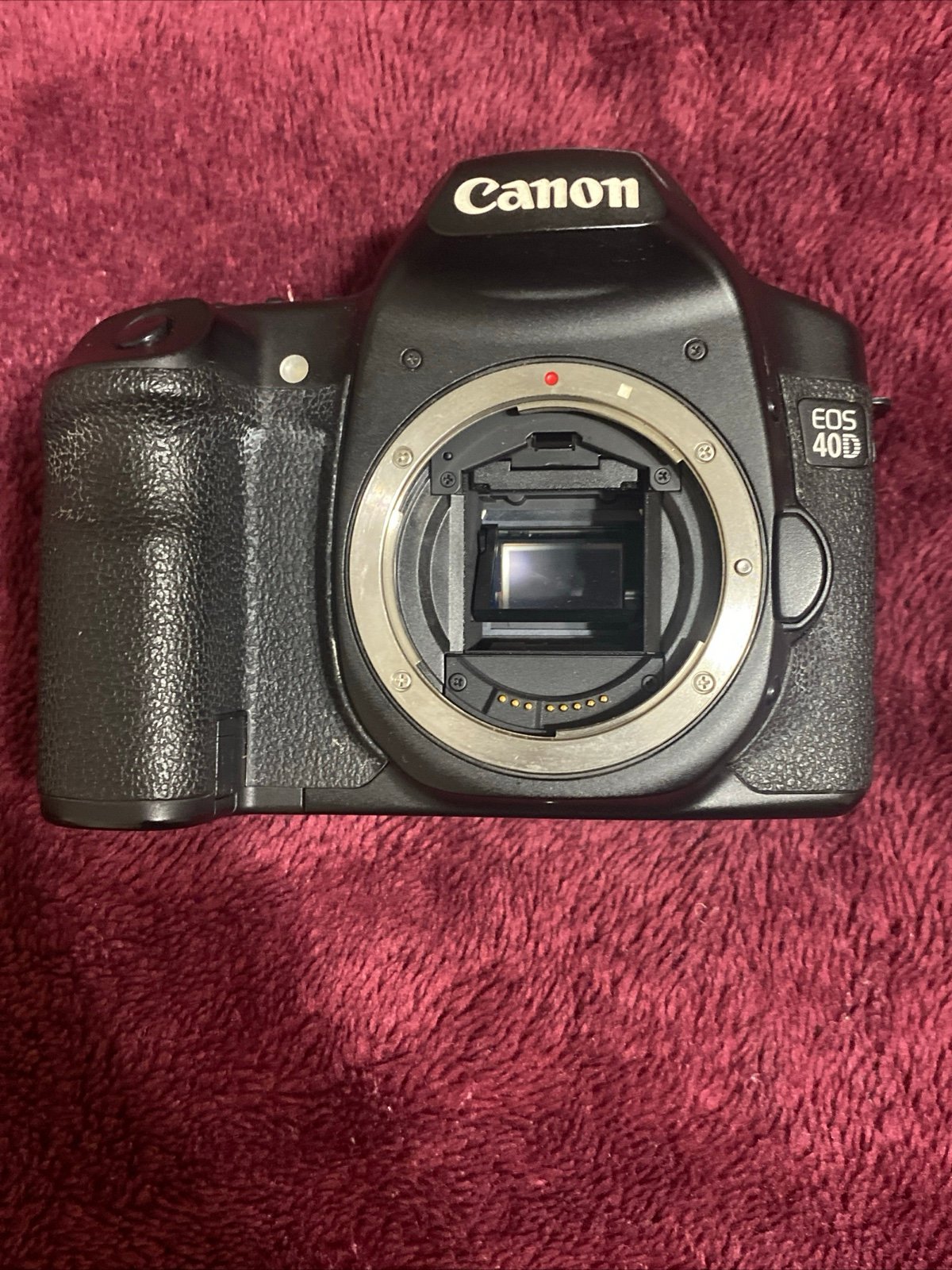 Canon EOS 40D with 28-135mm* speedlite does not work*