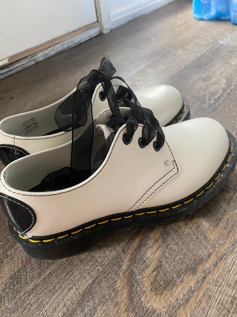 Dr Martens 1461 white