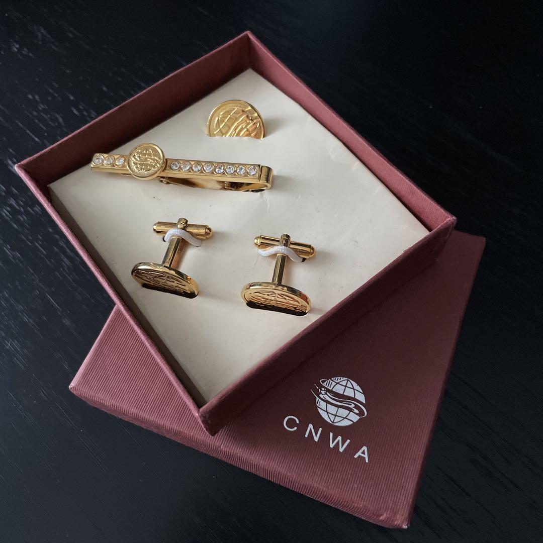 CNWA Cufflinks Tie Clip 3-Piece Set Gold