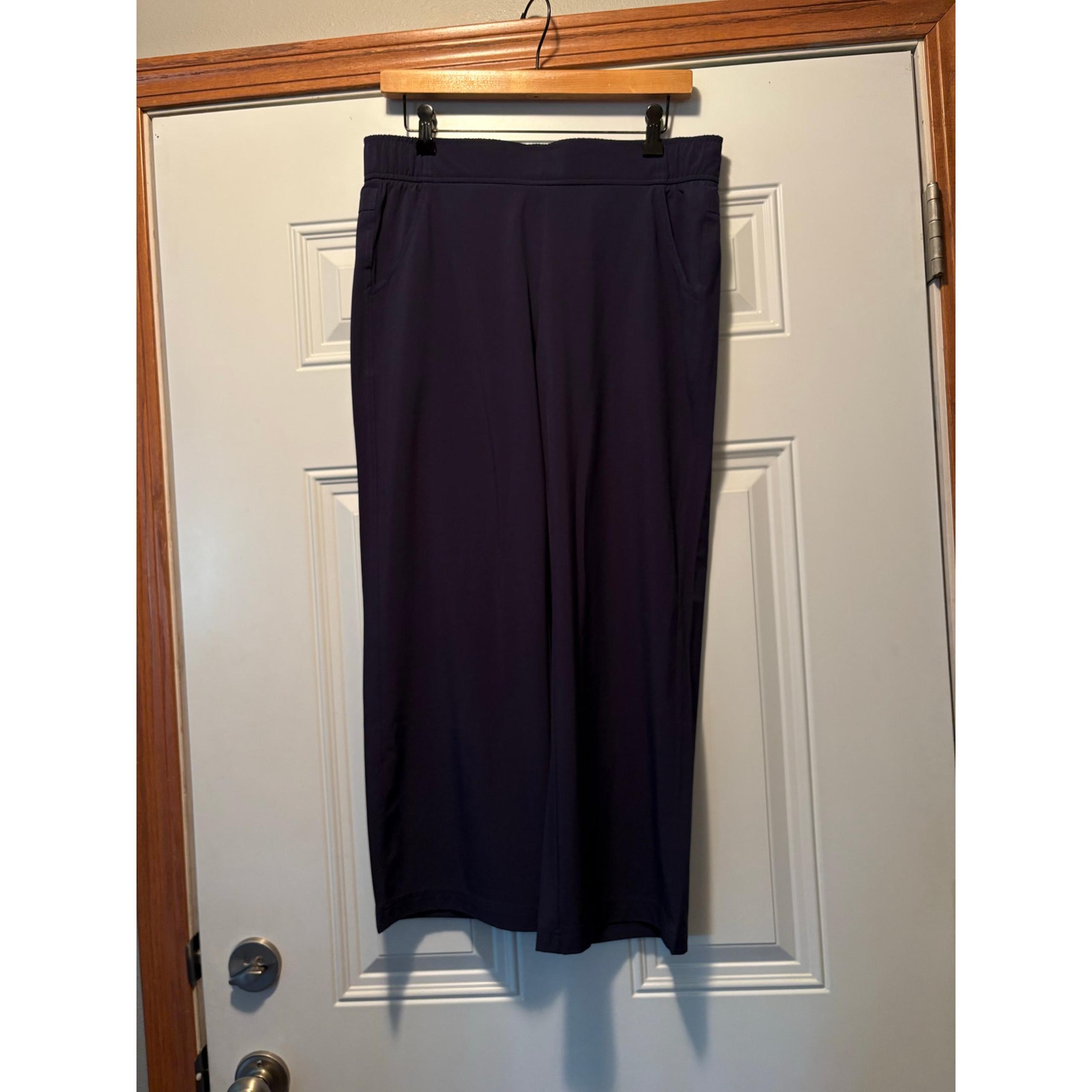 Women’s navy blue Eddie Bauer wide leg pants size medium