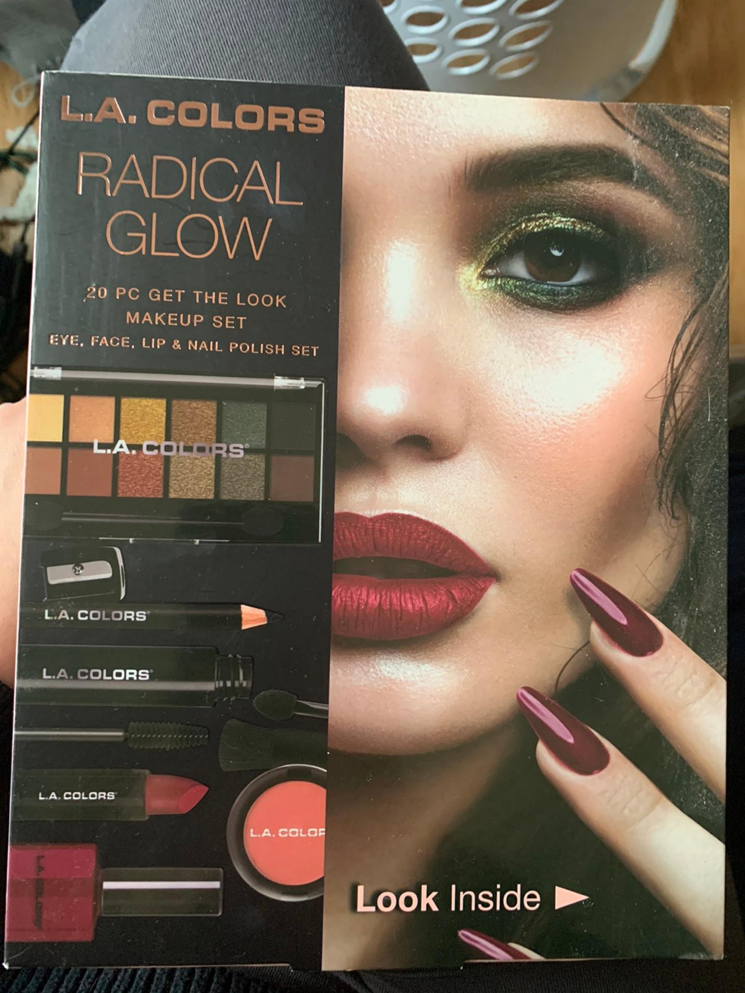 L.A. colors radical glow makeup set
