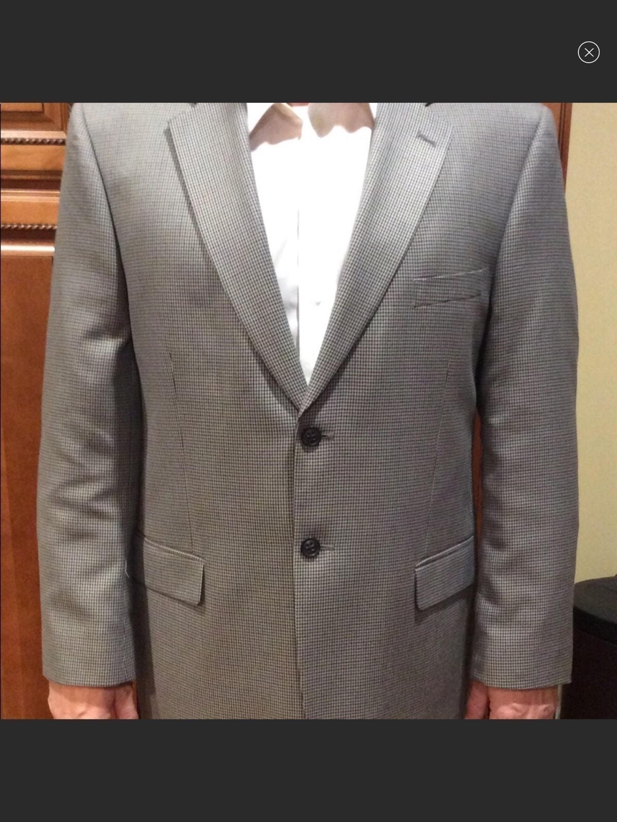 Men 44R Stanford sport jacket/blazer. Dress coat lightweight gray & black EUC