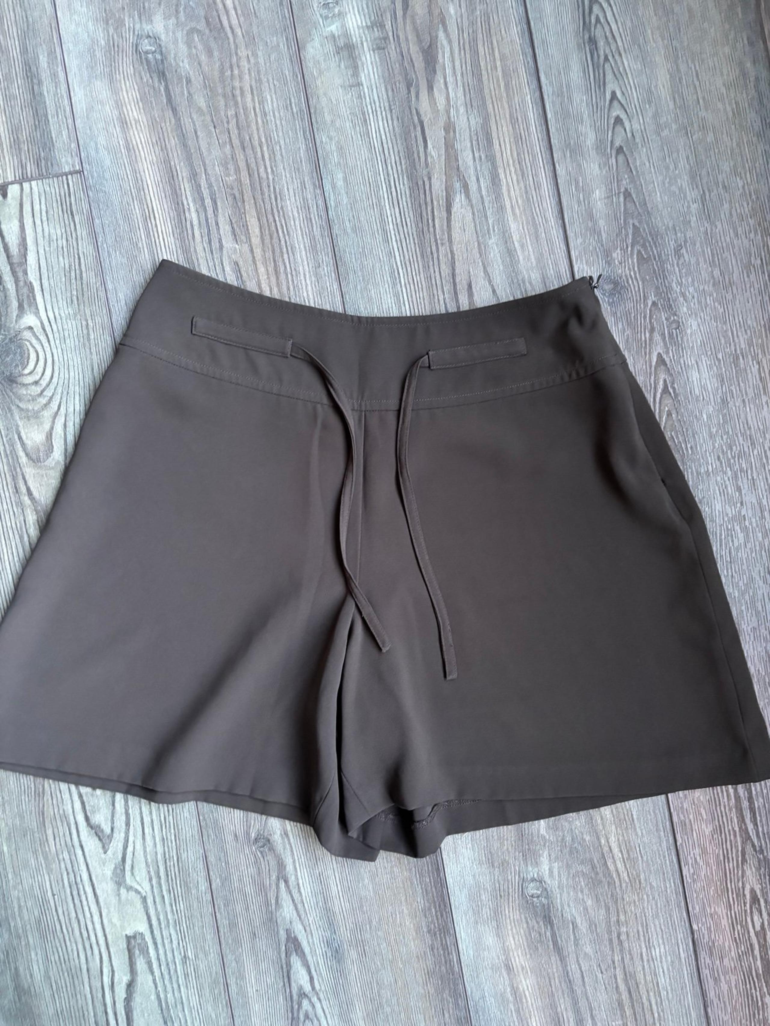 BANANA REPUBLIC Women’s Side Zip Pull-On Shorts green Size 6