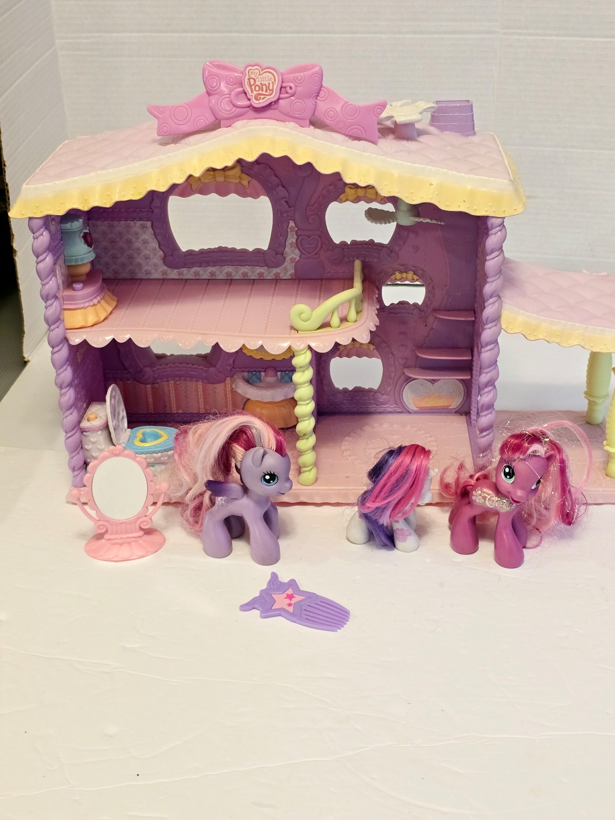 My Little Pony Newborn Cuties Pinkie Pie's Playhouse with Ponies Set