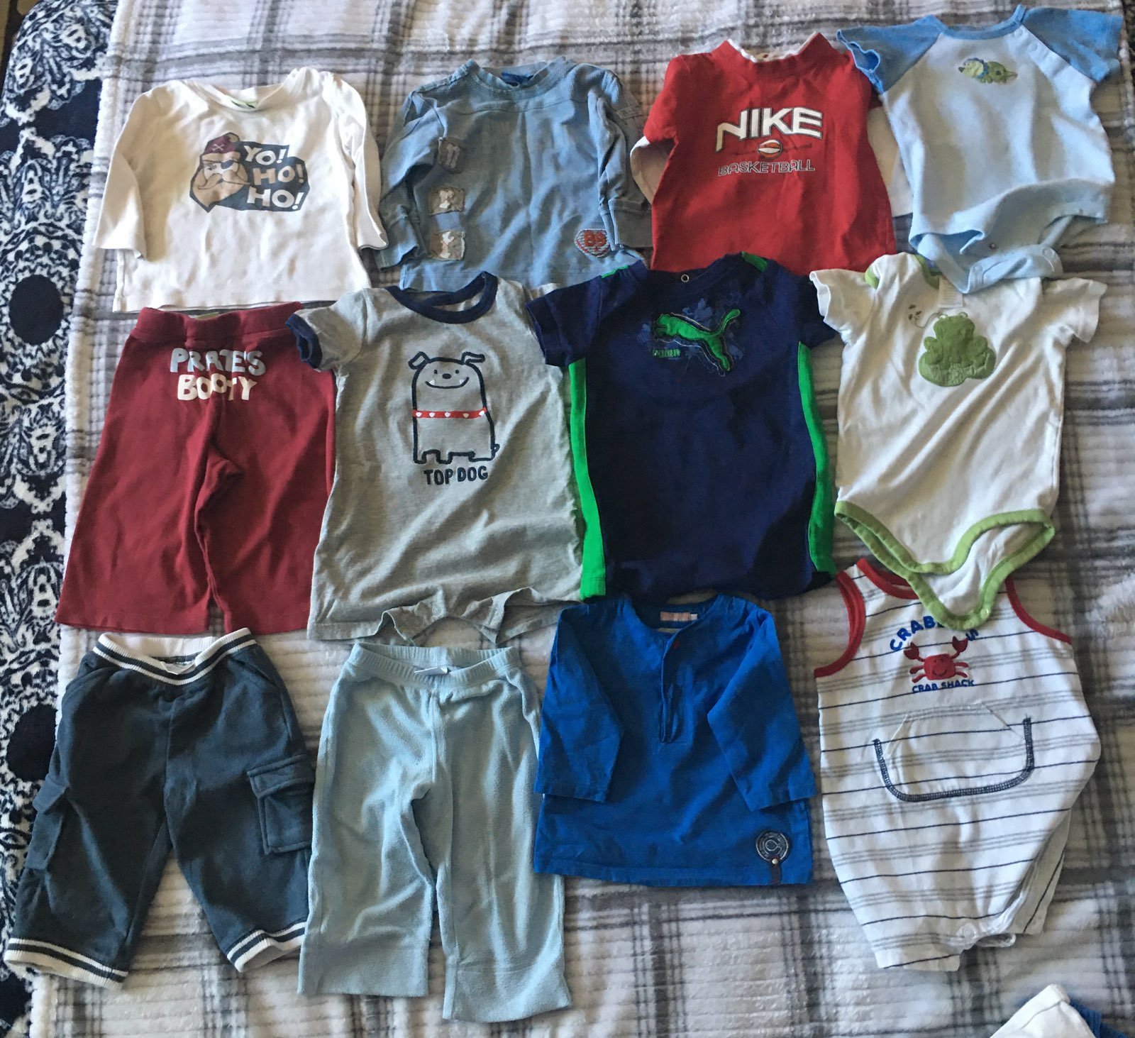 Lot of 12 boys sizes 6-12months