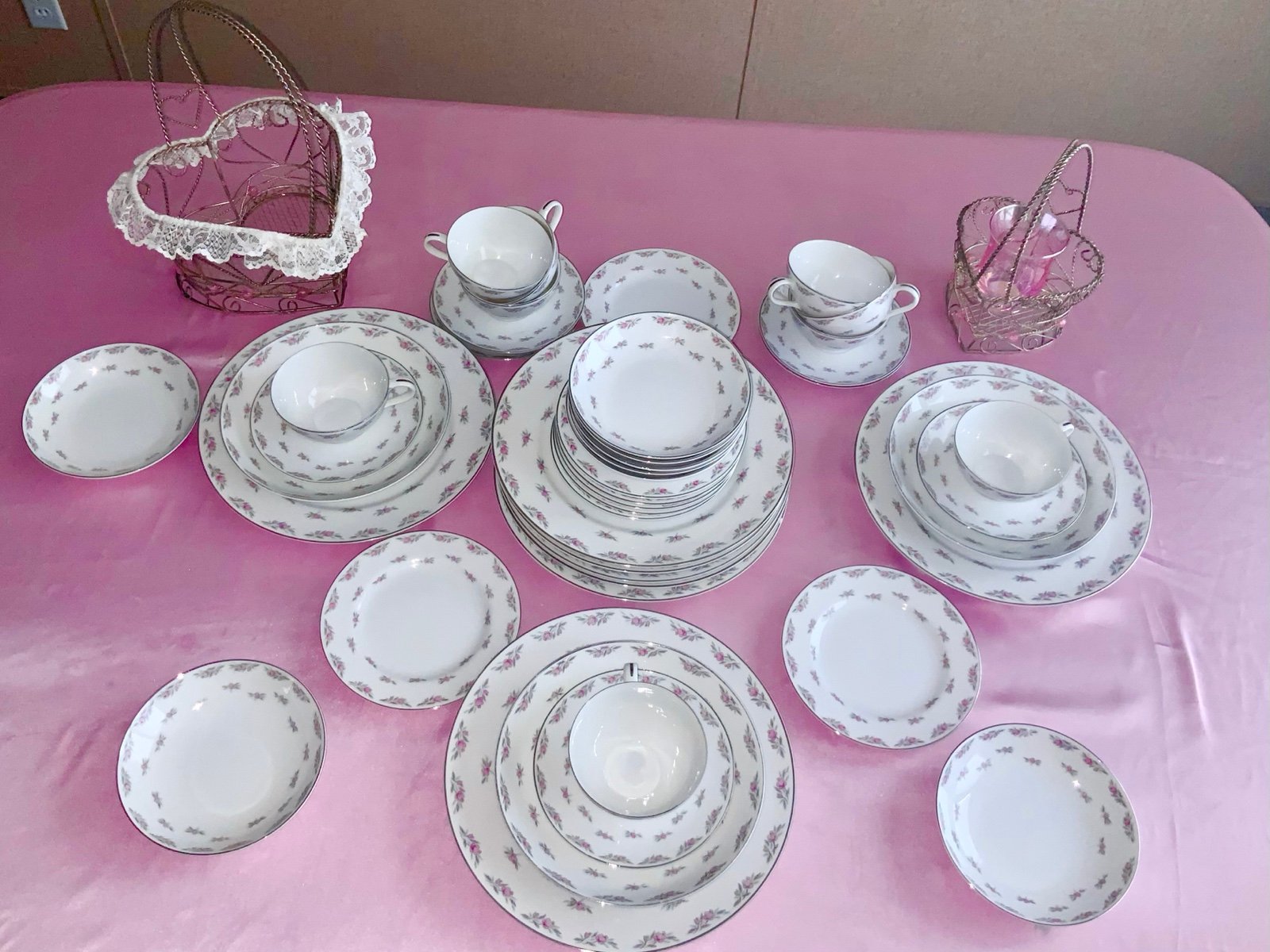44 PC 1220 Rosemary Fine China
