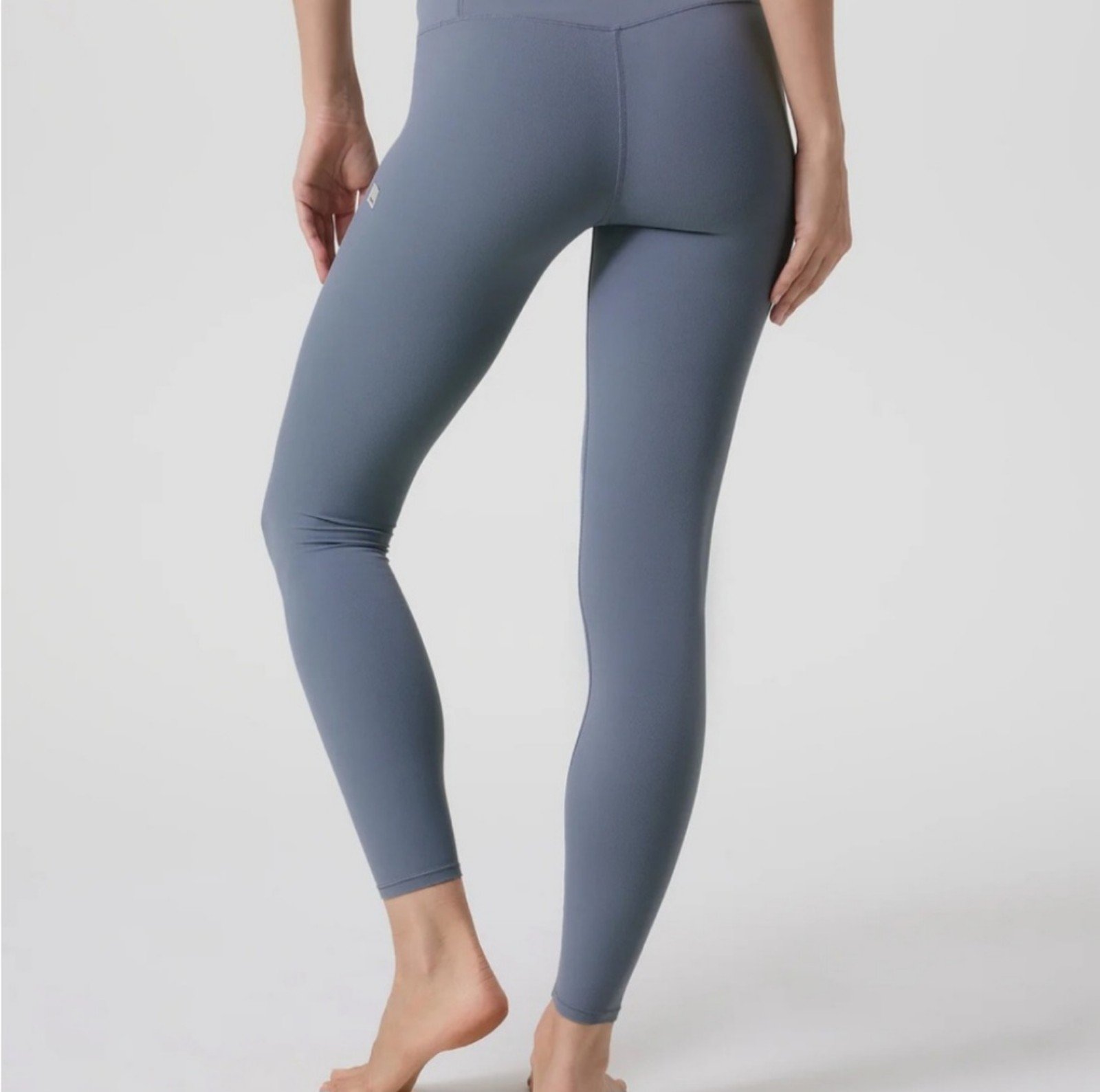 NWT Vuori allthefeels Legging grey