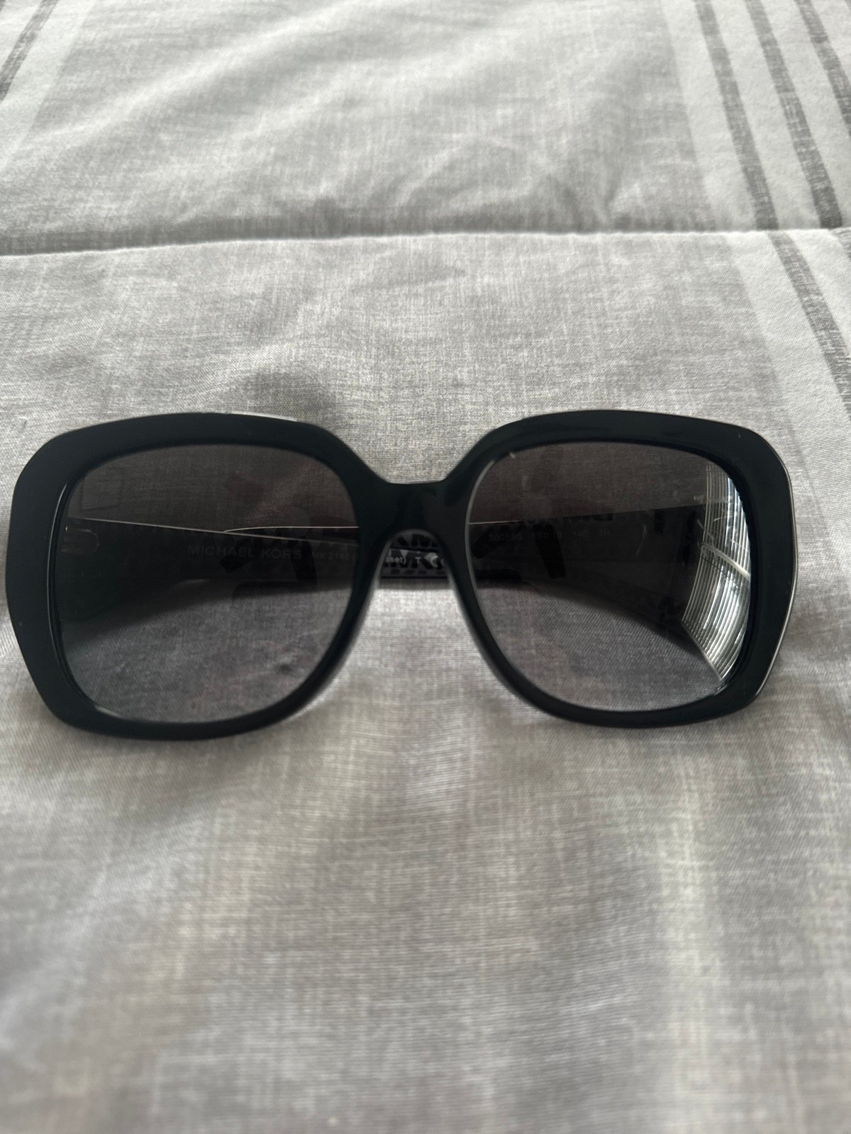Micheal kors sun glasses