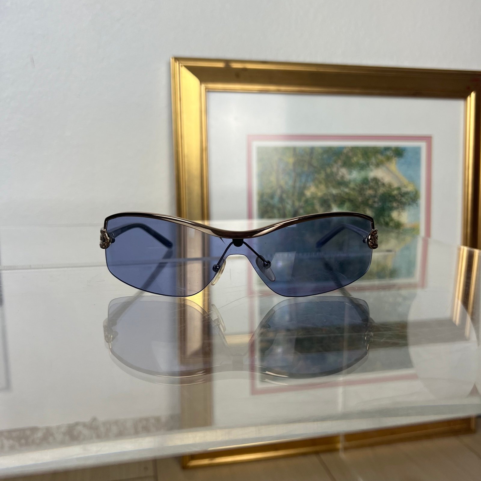 Vintage 00s Y2K Guess Shield style sunglasses