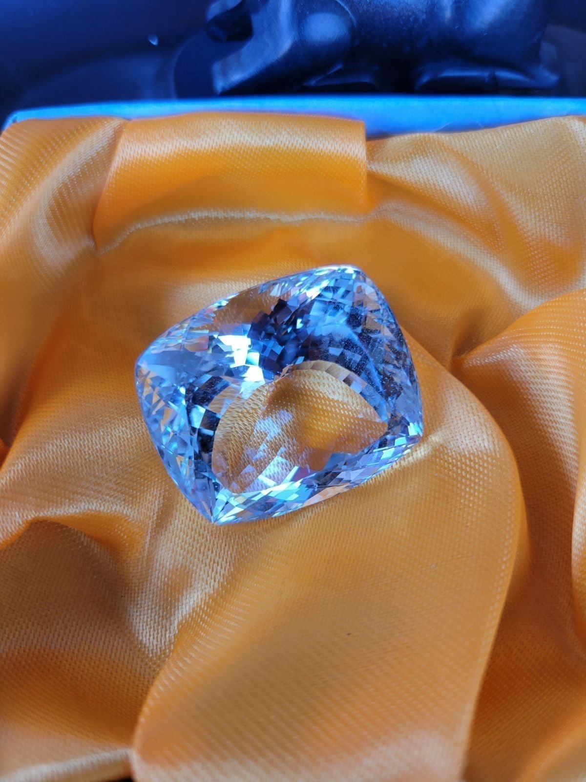 aquamarine gemstone