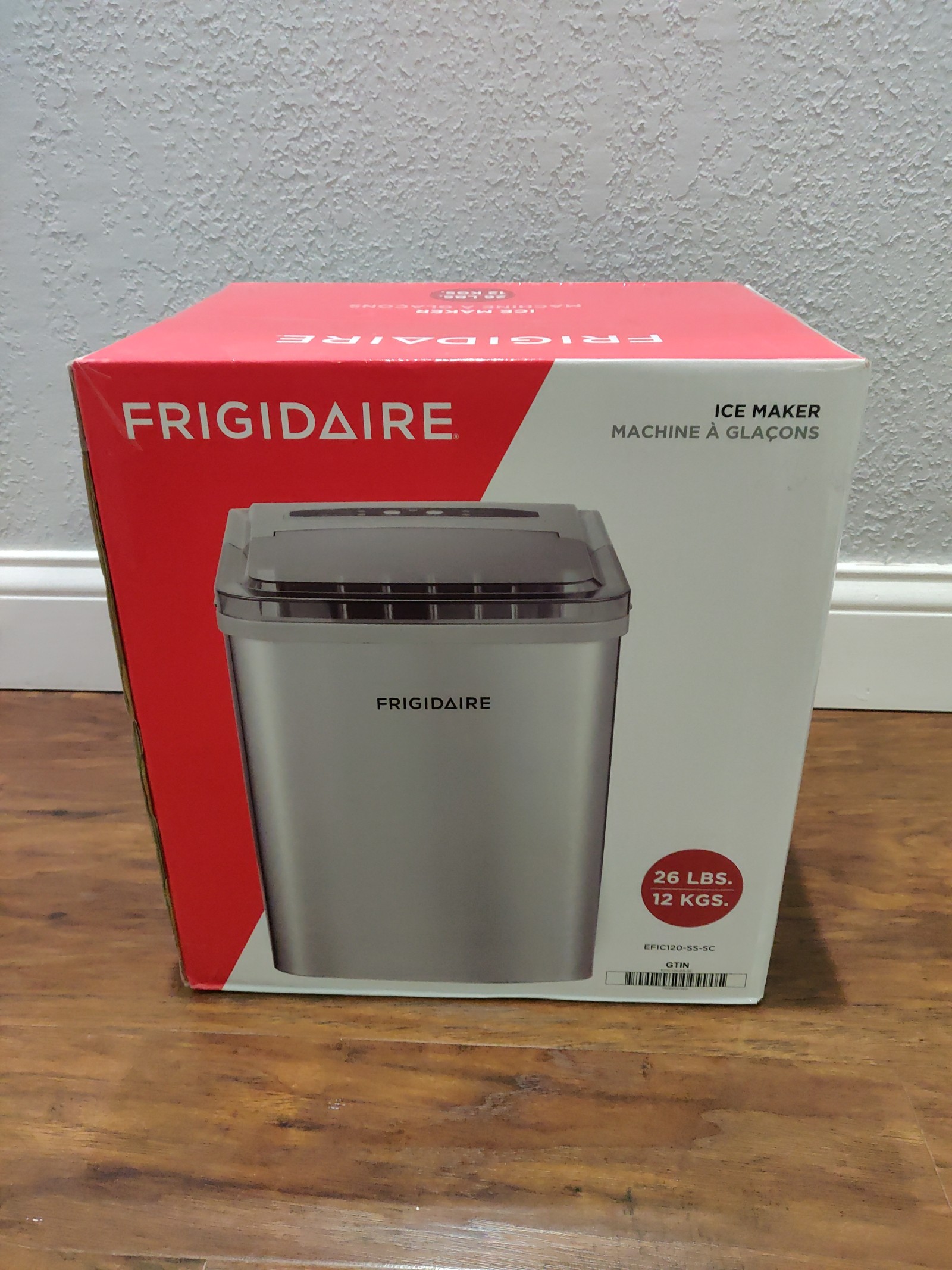 FRIGIDAIRE 26 LBs Ice Maker - Silver - Brand new