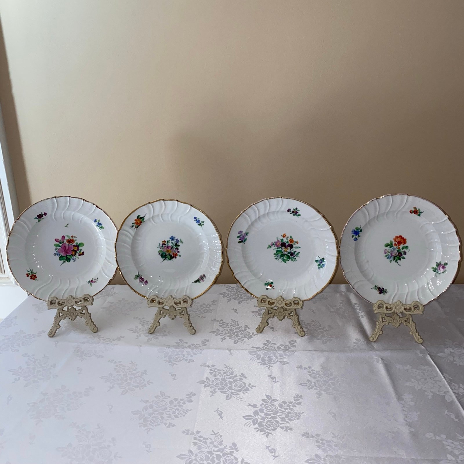 Set Of 4 Antique 19th Century KPM German Porcelain 9.75” Plates W/ Floral Motif