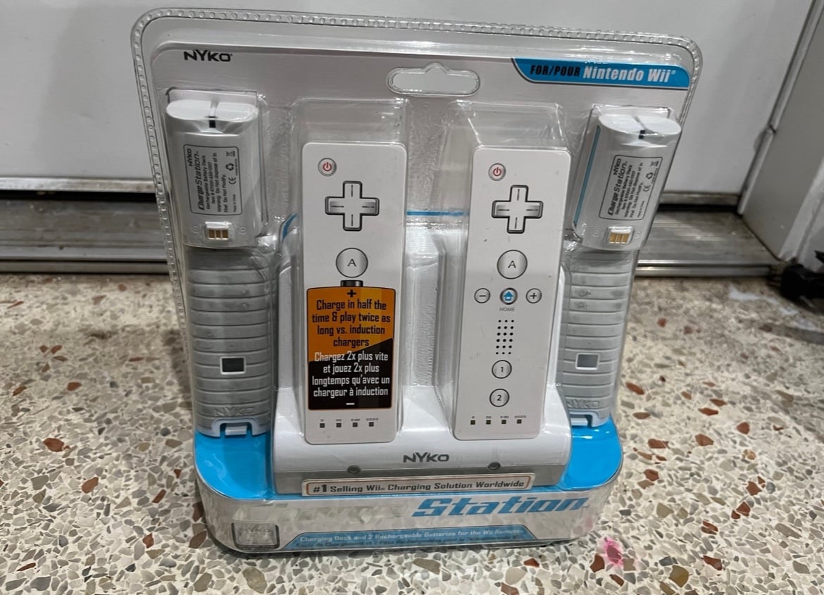 Nintendo Wii charge station new