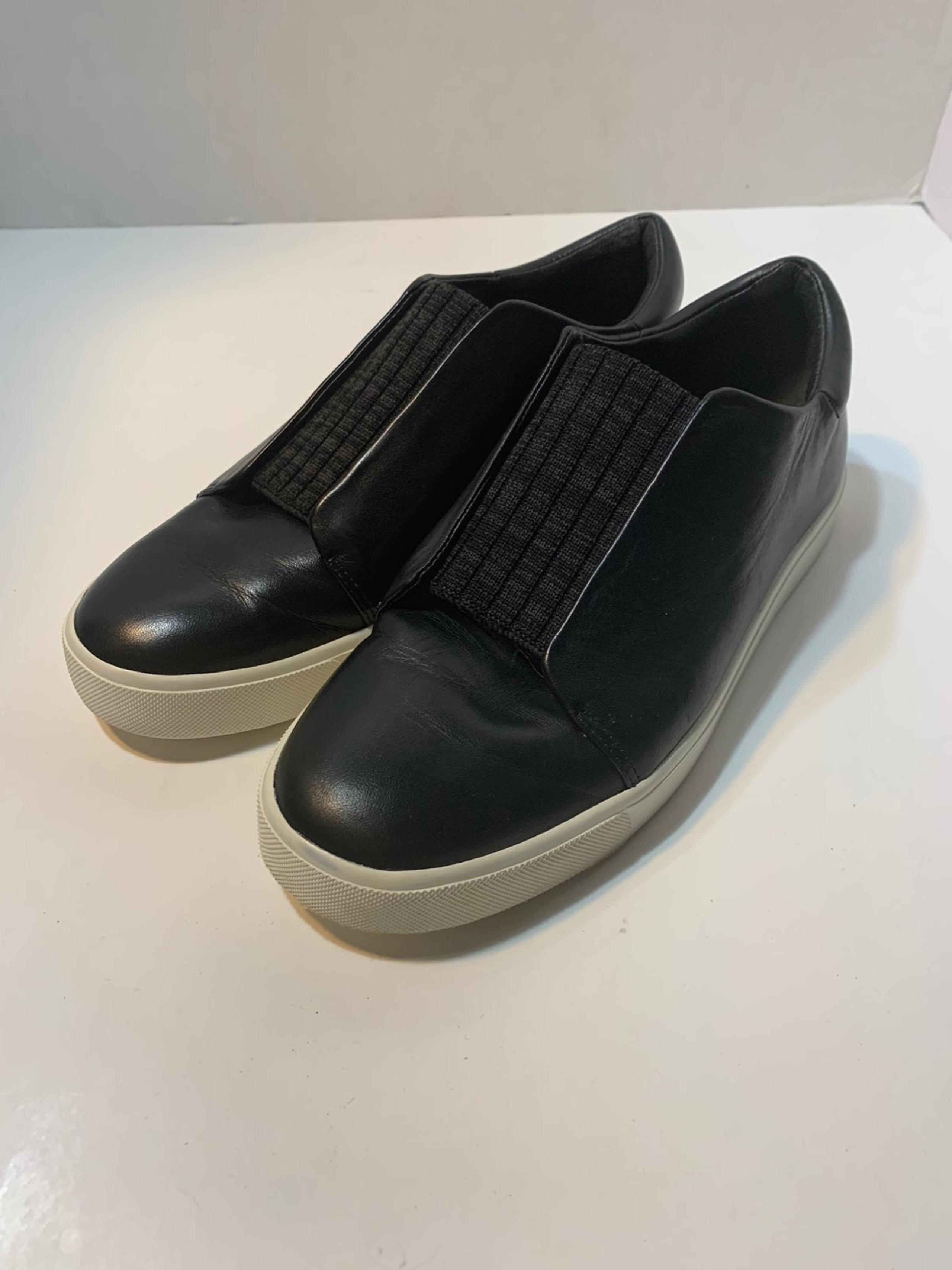women vince camutot slip on  size 7
