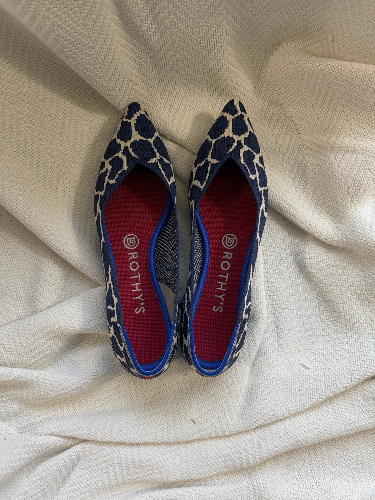 Rothy's Points Indigo Blue Giraffe Size 8