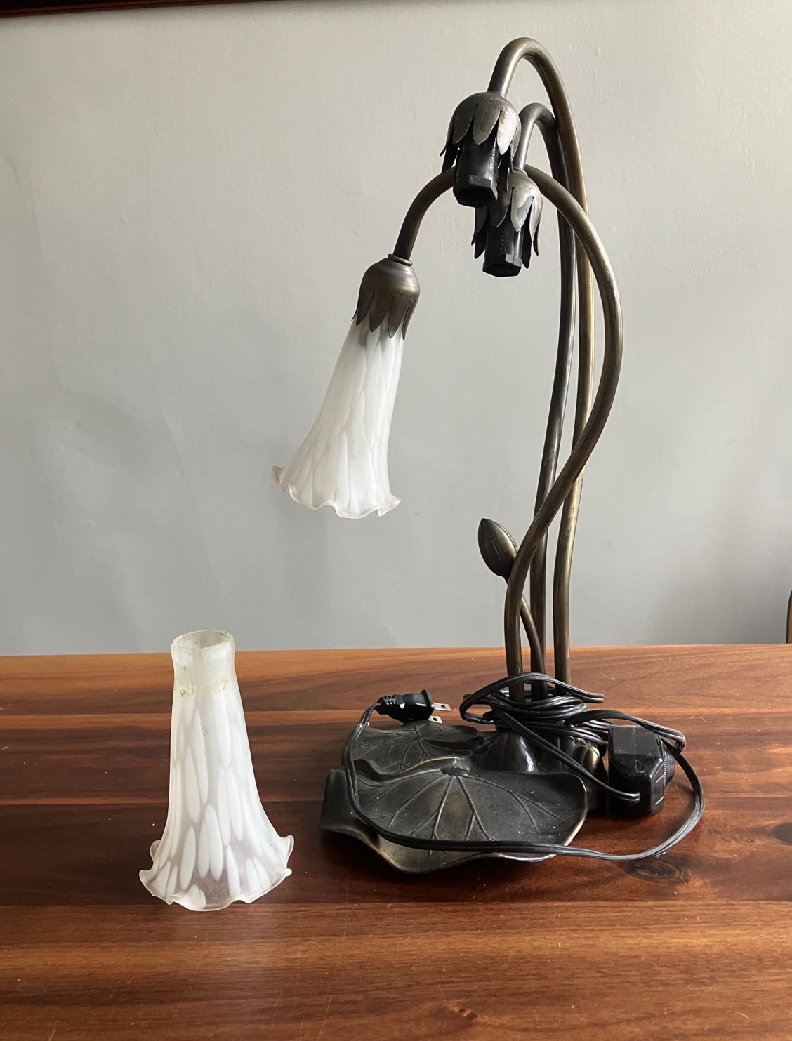 Lily Pad Table Lamp Tulip Shades Tiffany Style Works Pls Read