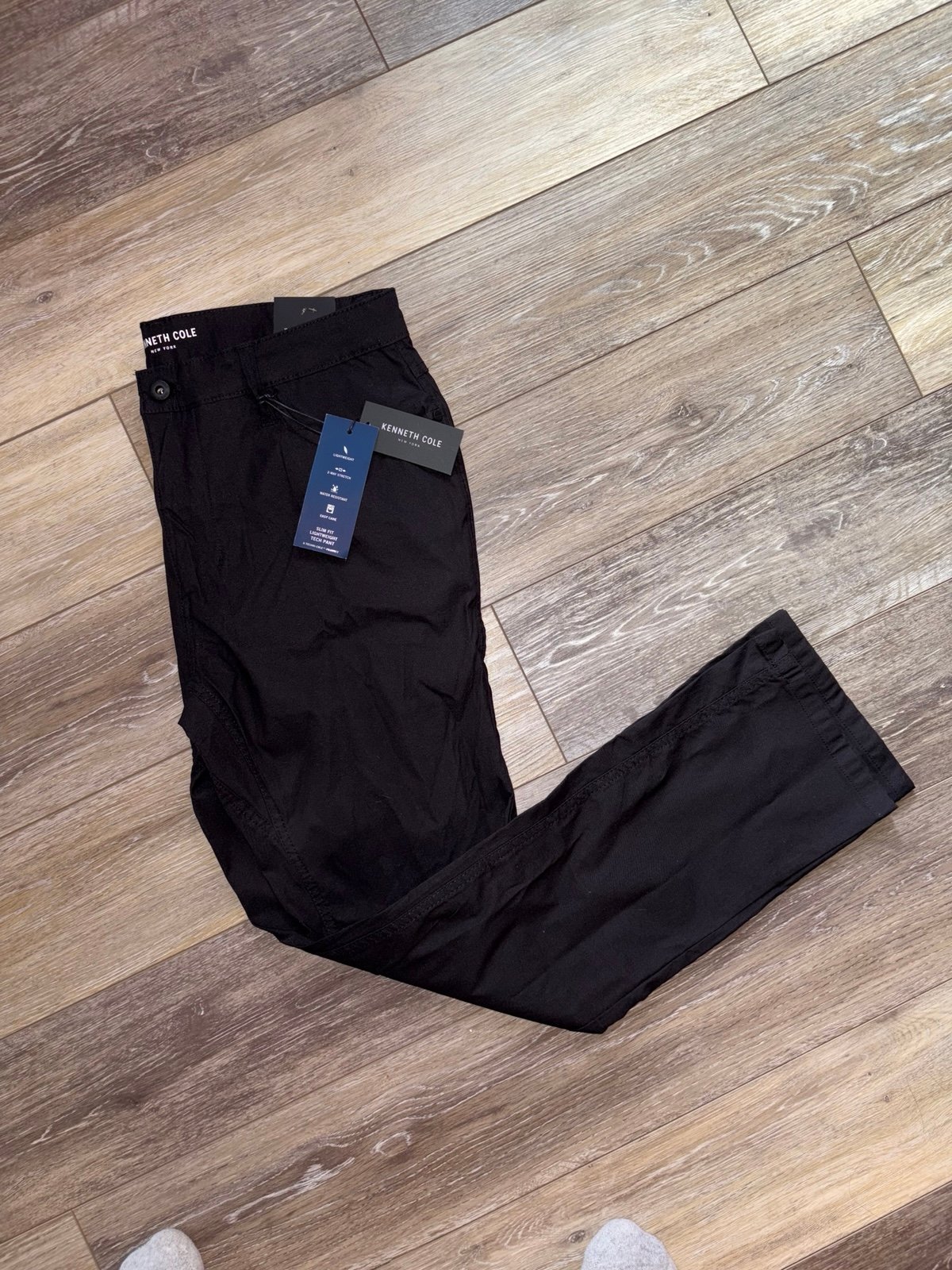 NWT. Kenneth Cole Techni-cole Slim Fit Lightweight Tech Pant Black (34/30)