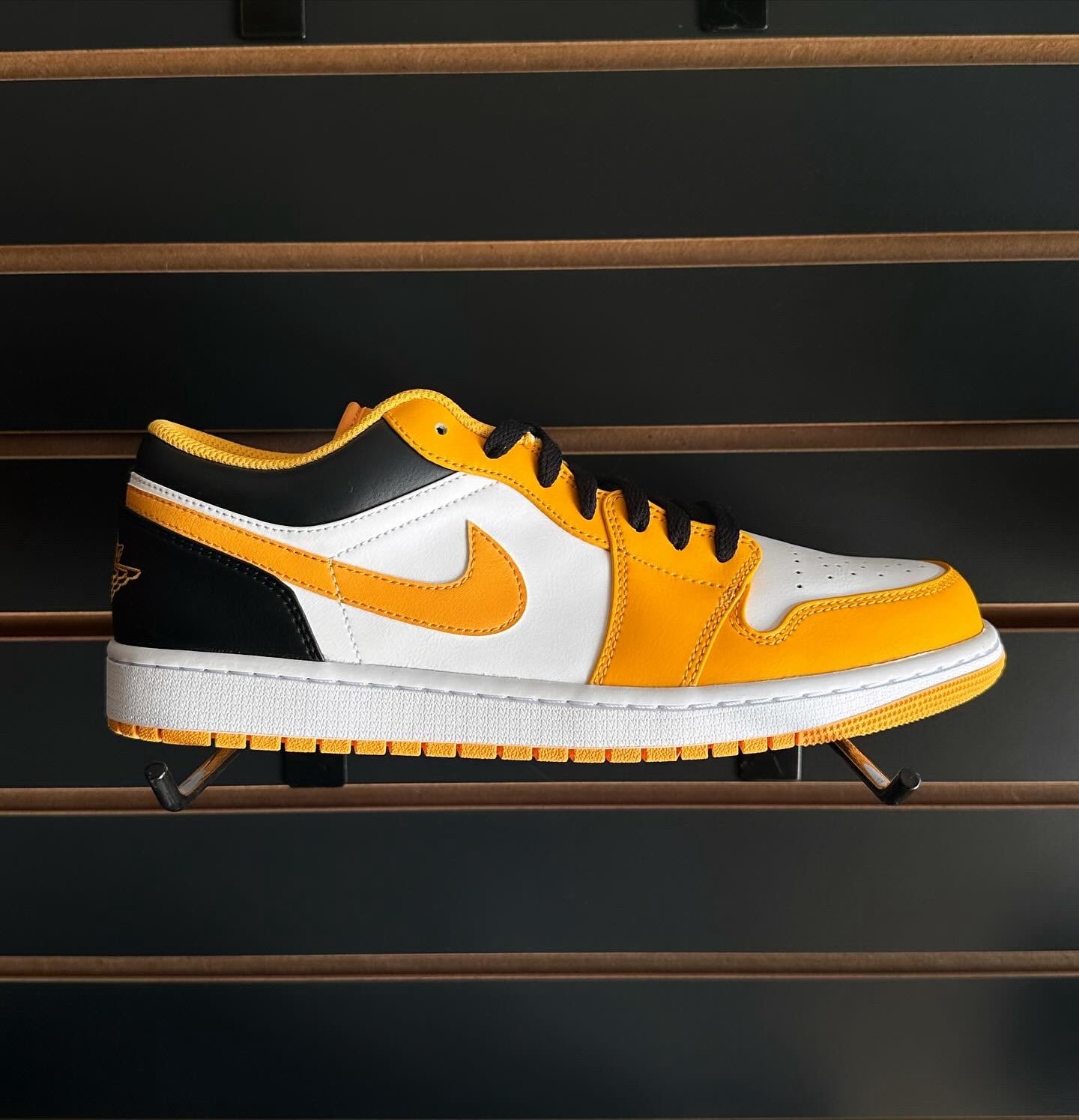 Jordan 1 Low Taxi