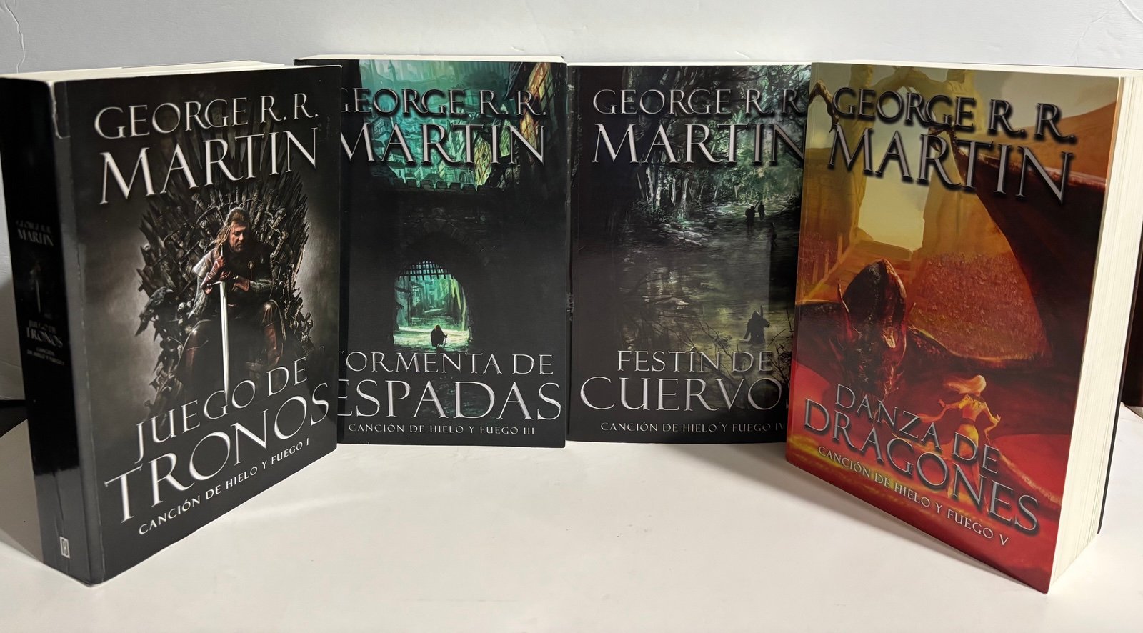 Lot of 4 Canción de Hielo y Fuego I, III, IV, V by George R. R. Martin