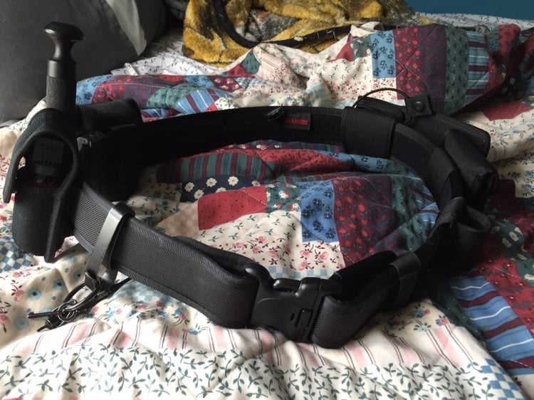 Bianchi sized 40-46 duty belt with acces