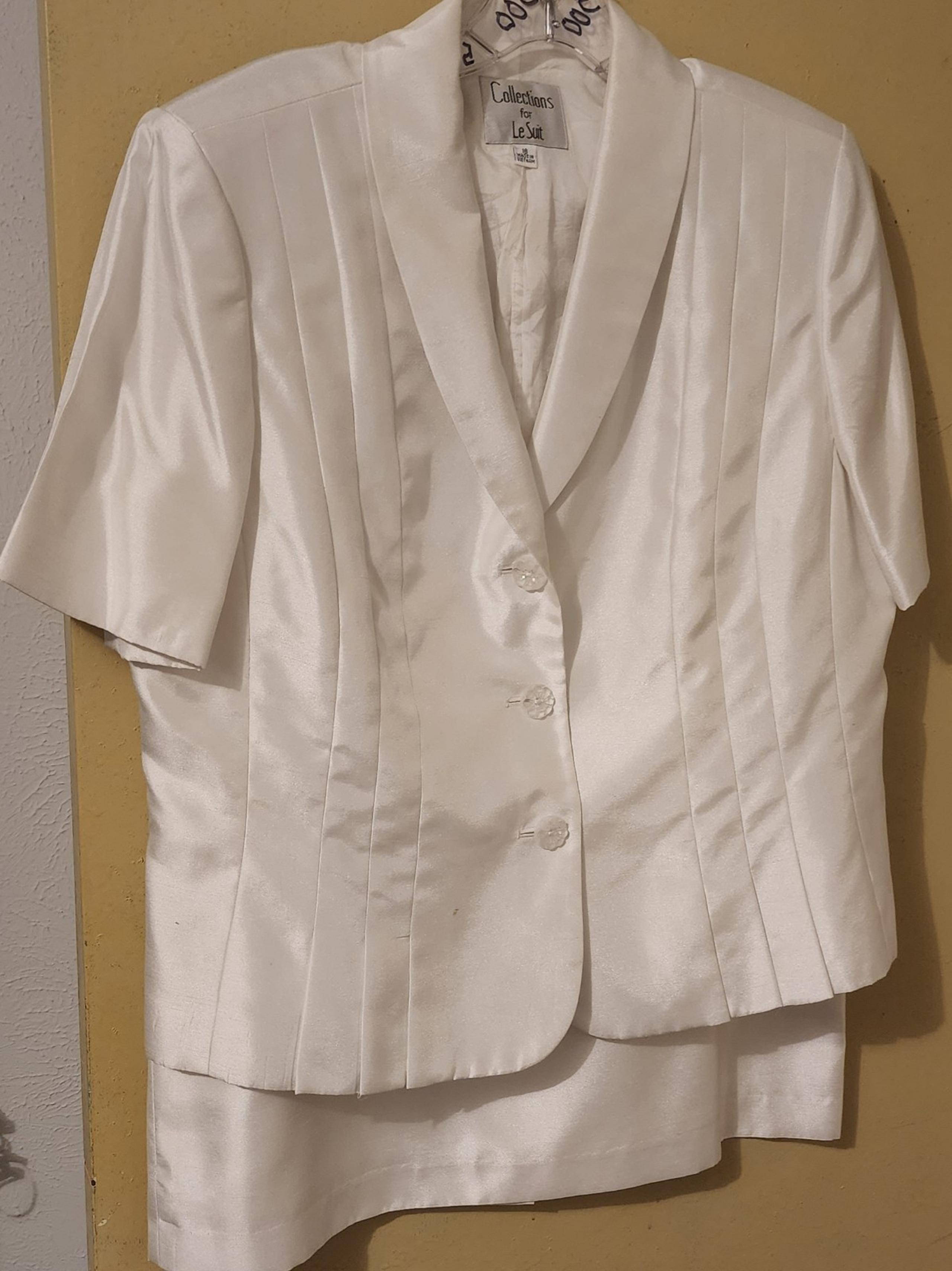 2pc Women's White Skirt Suit