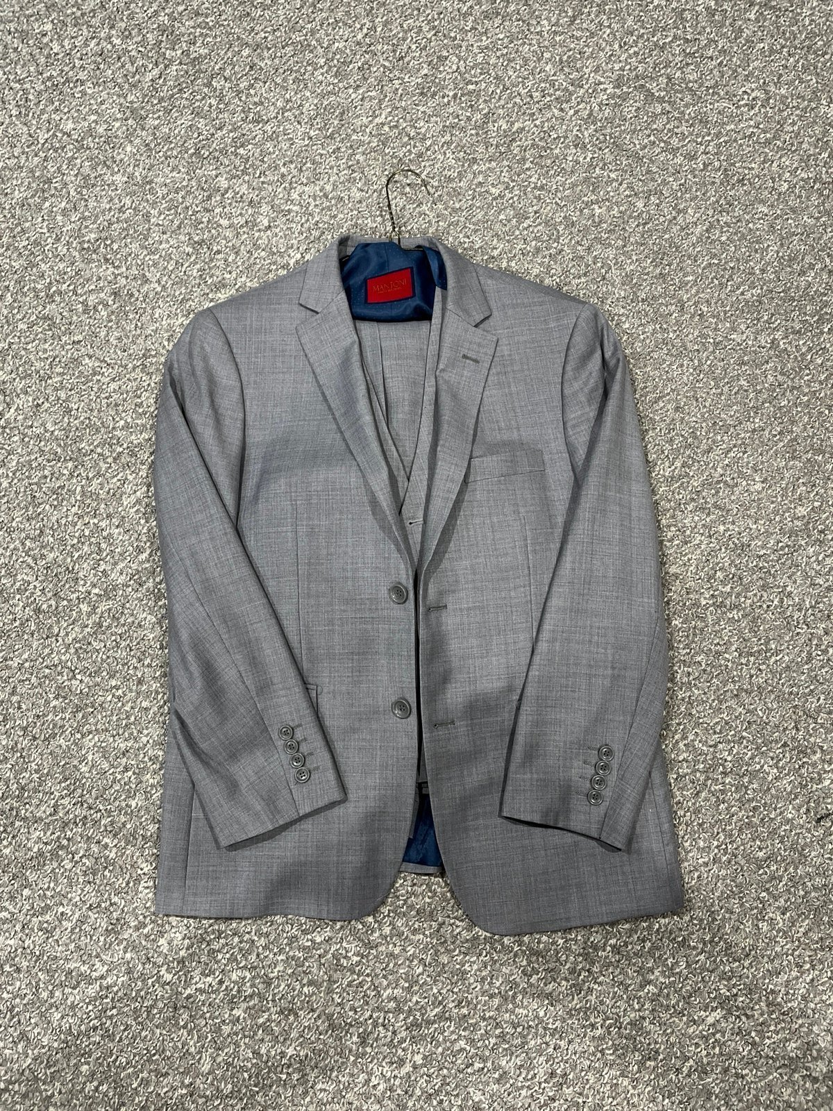 Men’s Mantoni Full Suit
