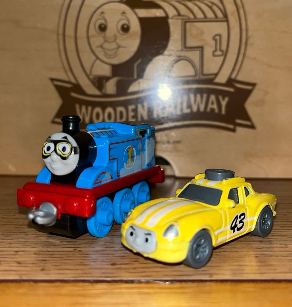 ACE & RACING THOMAS ! THOMAS FRIENDS TRAIN DIECAST PUSH ALONG ADVENTURES ! 2017