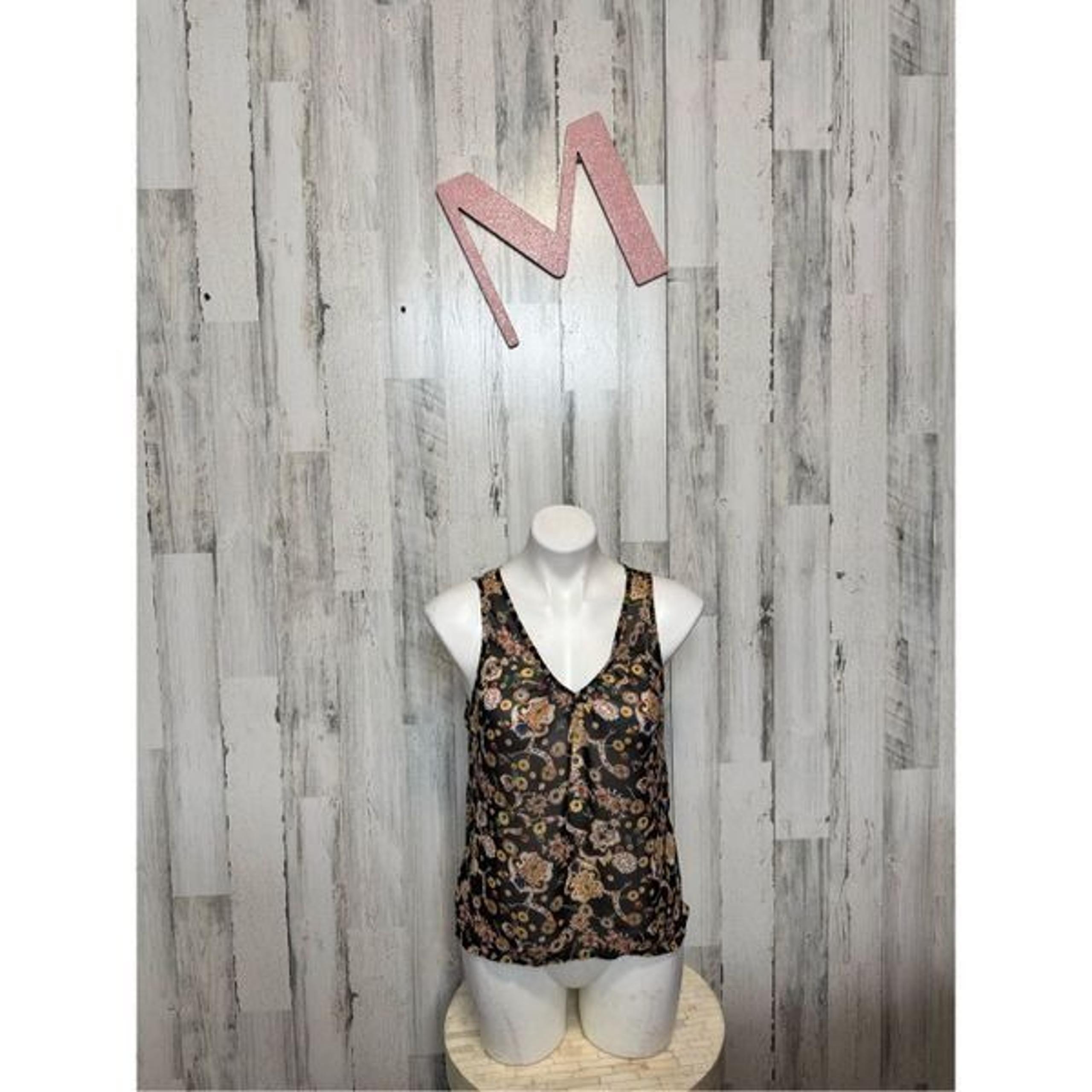 Dots blouse size medium