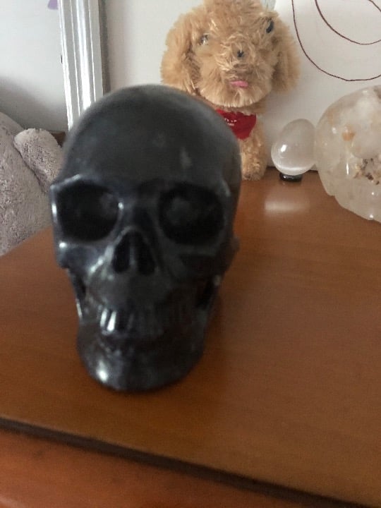 Crystal skull. Iolite