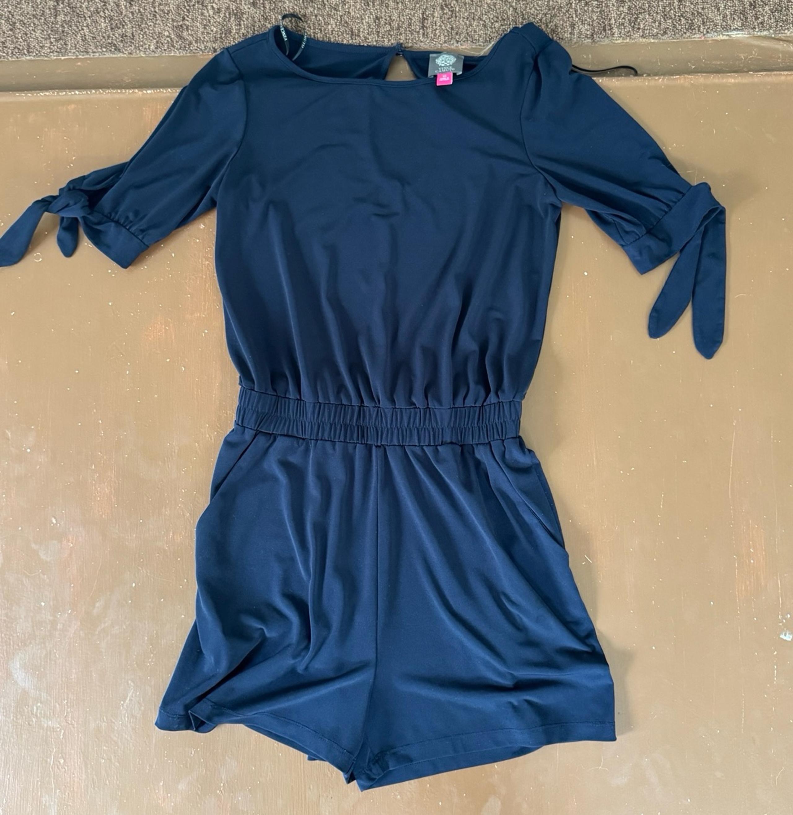 Vince Camuto navy blue romper. Women’s XS