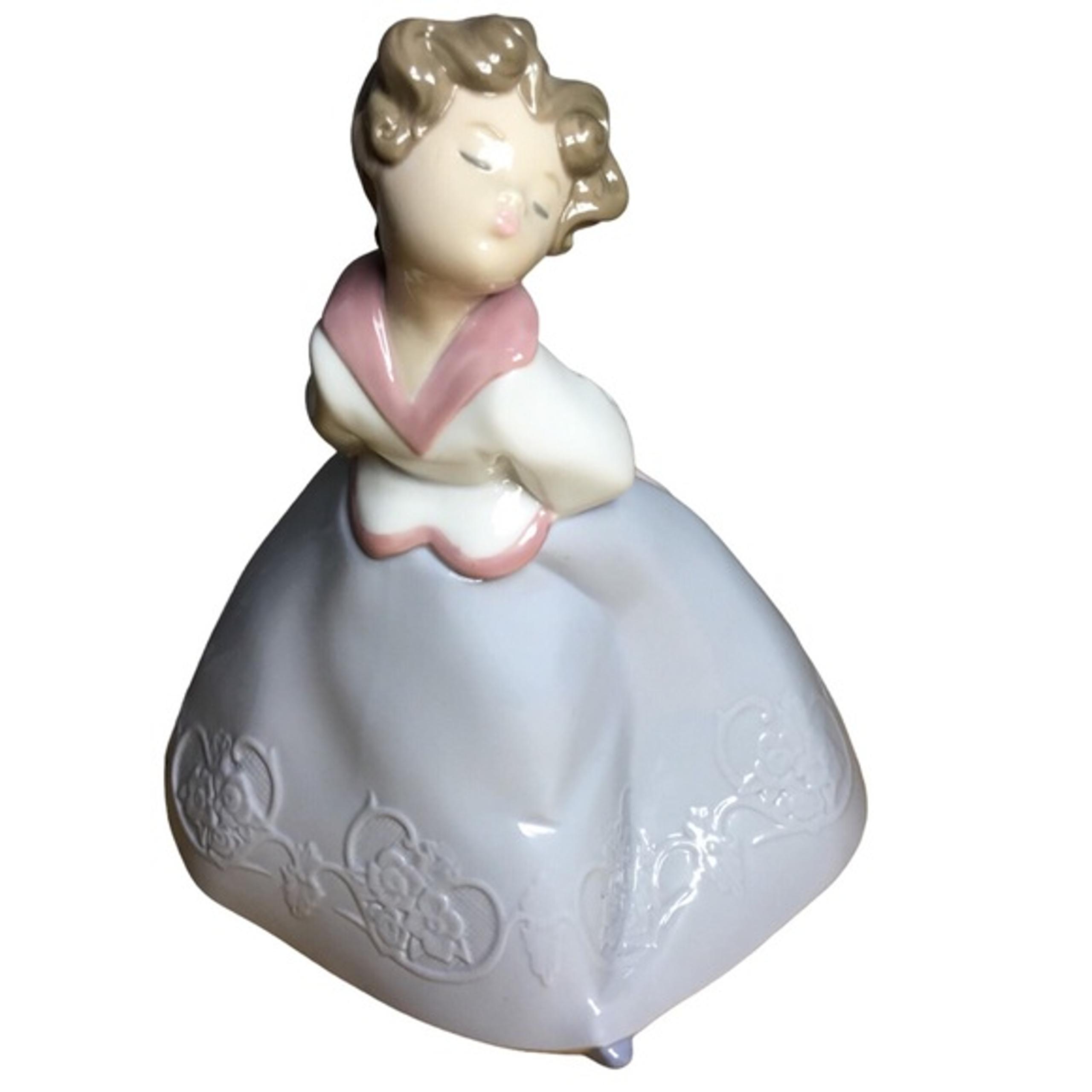 Lladro by NAO FIGURINE "KISS ME GIRL" RETIRED 1994 #1328 Made in SPAIN