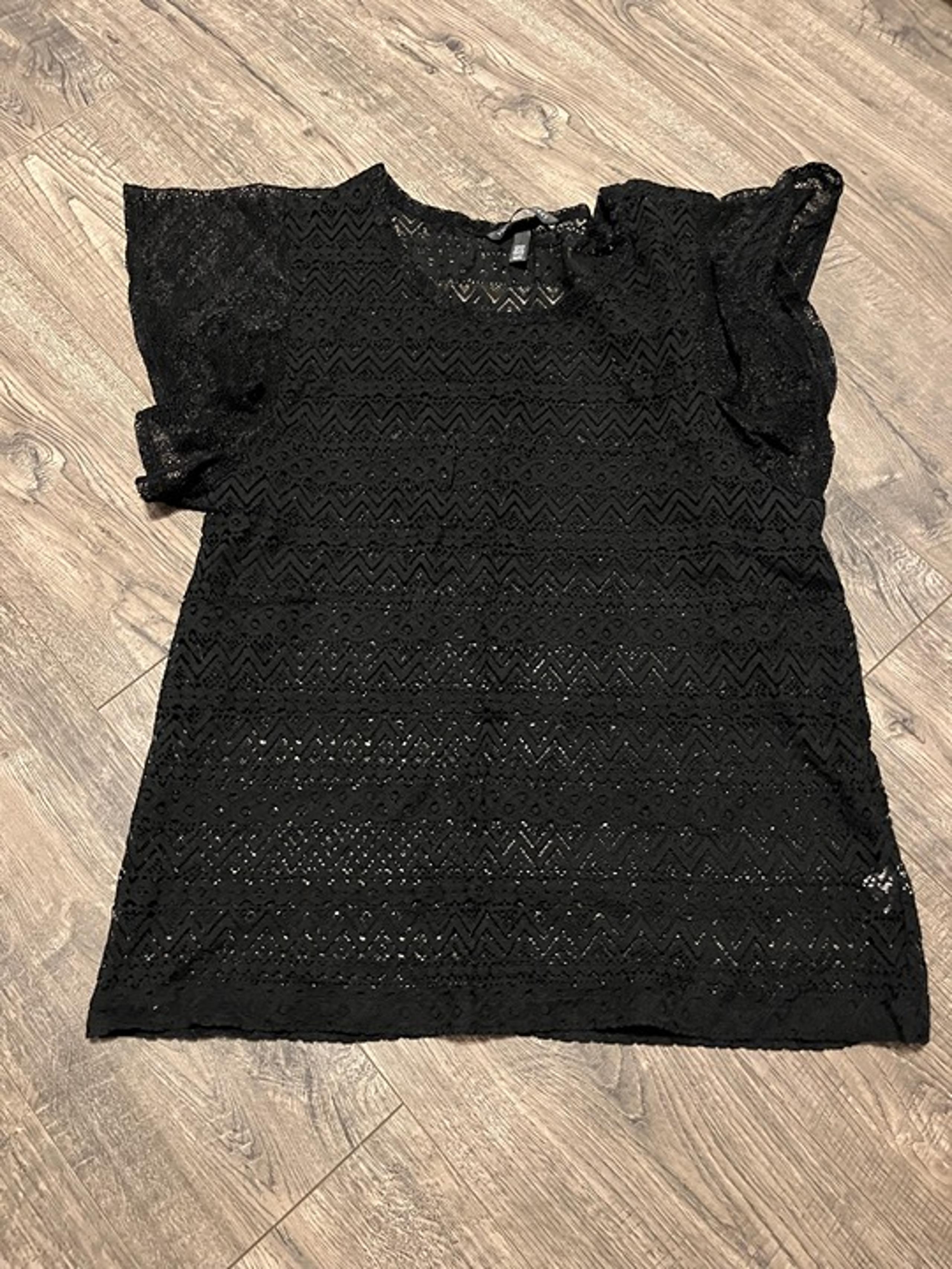Victoria secret shirt size medium