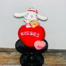 Cinnamoroll Valentine’s Kisses figurine