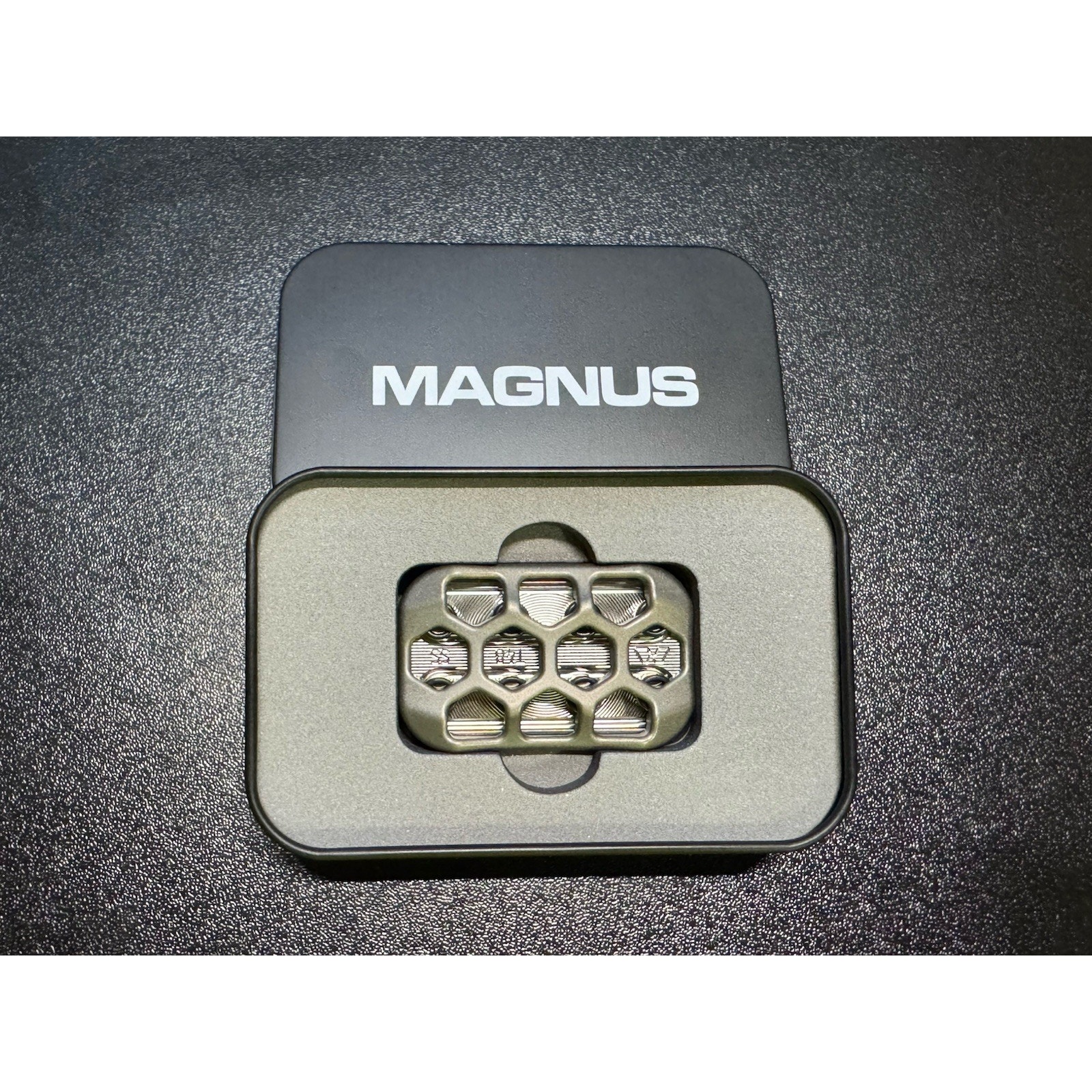 Magnus Toad HEX Titanium 3-Click Titanium T42 Dimple Stainless Plates BNIB