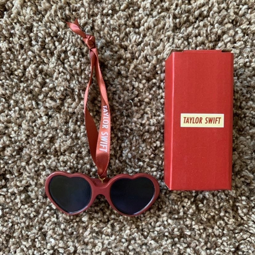 NEW Taylor Swift Red 22 Ornament sunglasses