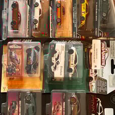 AUTO WORLD/ JADA TOYS / MAJORETTE / HOT WHEELS LOT