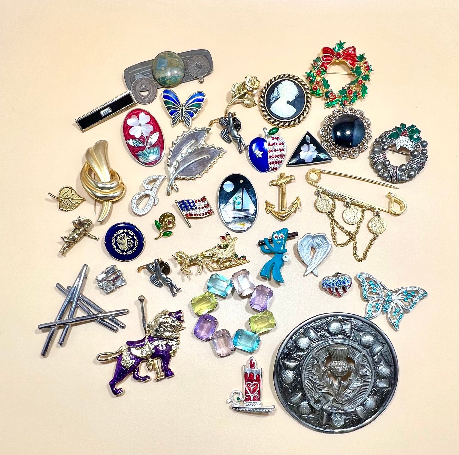 Large Vintage Brooch Pin Jewelry Lot Gumby Alpaca Mexico Scottish Kilt Pin Plus!