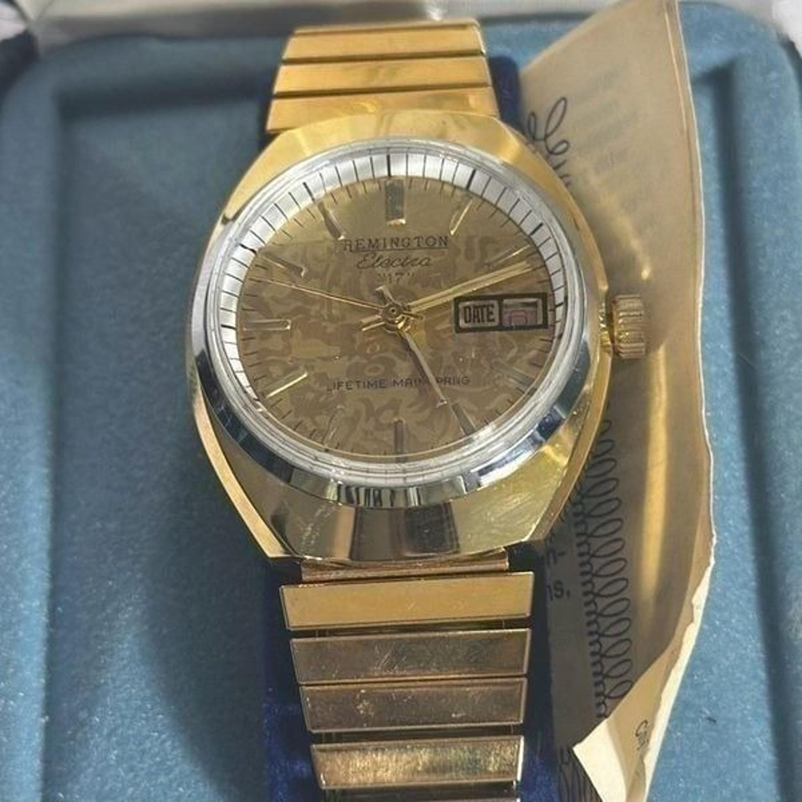 Vintage Remington Electra 17 Gold Wristwatch Lifetime Mainspring Waterproof